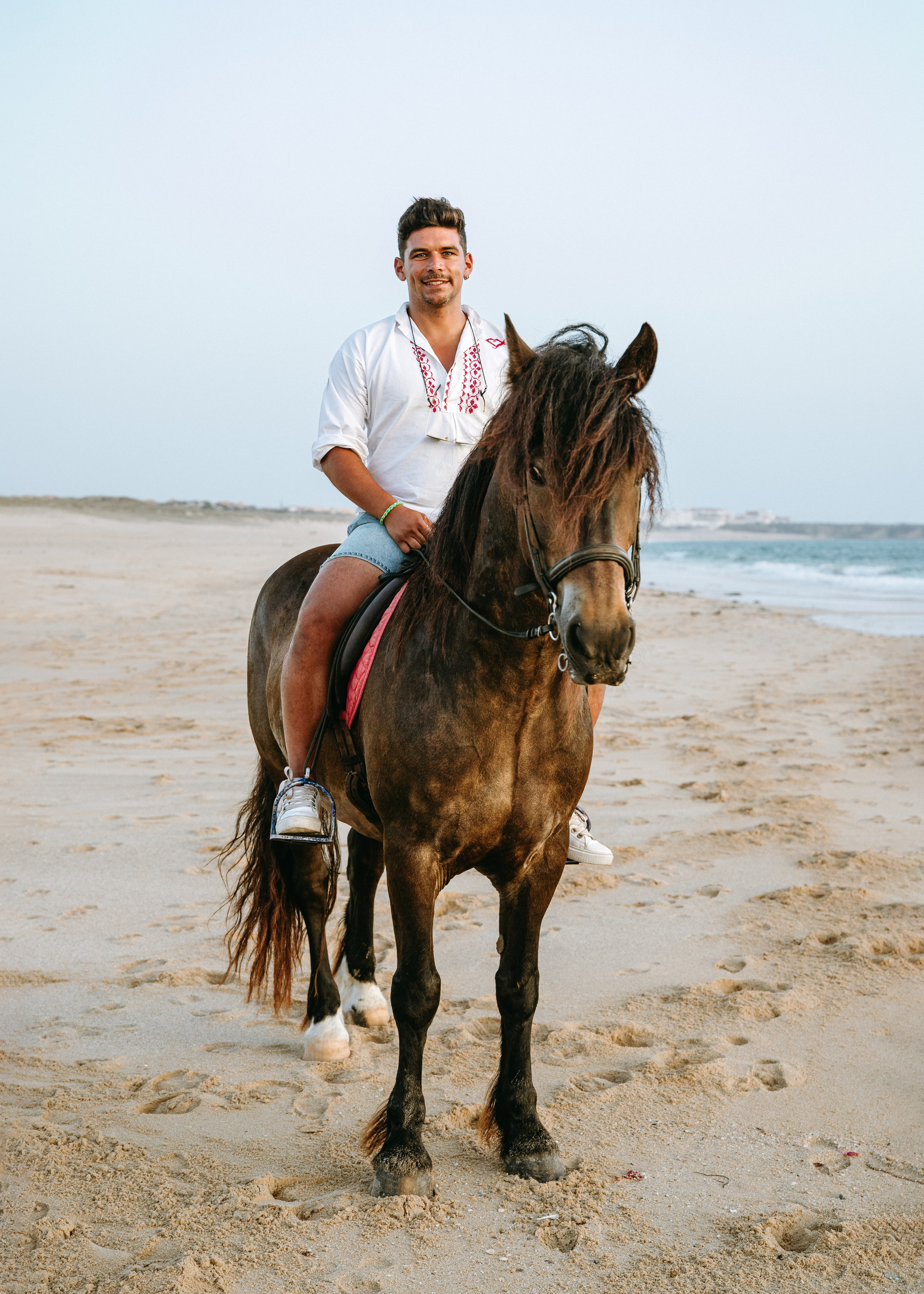 Marlene & Tiago com filhos. Passeios a Cavalo na Praia Peniche | Eco Salgados Agroturismo