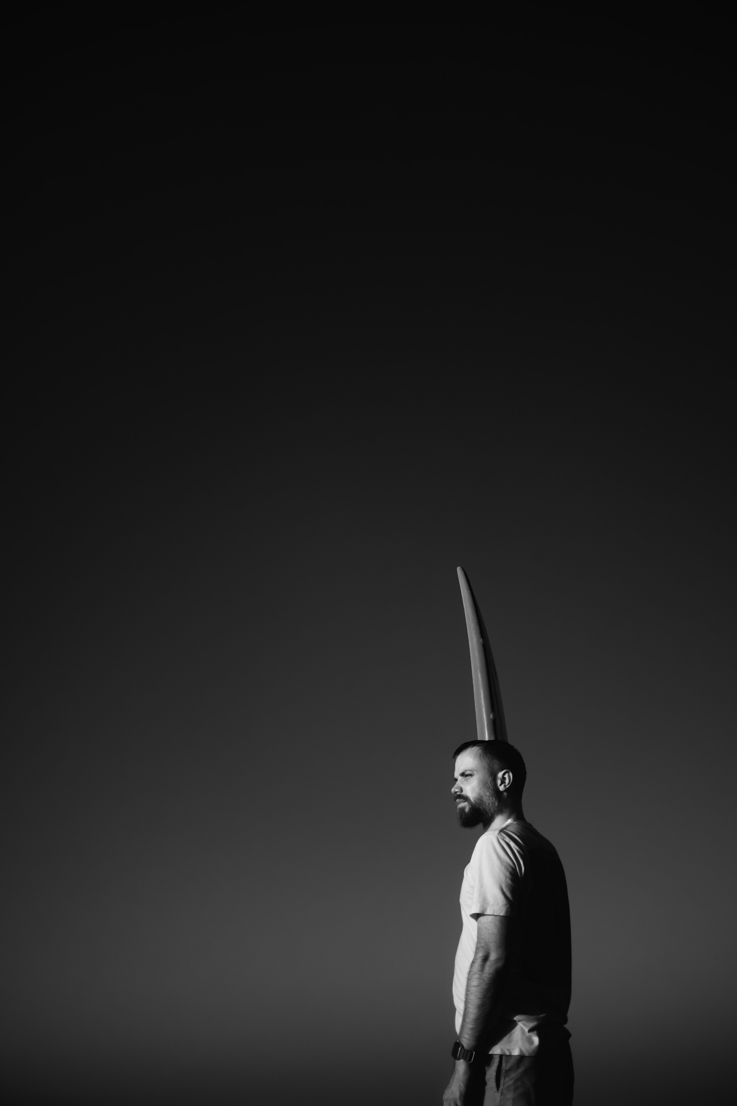 Photoshoot with a surfboard | BW