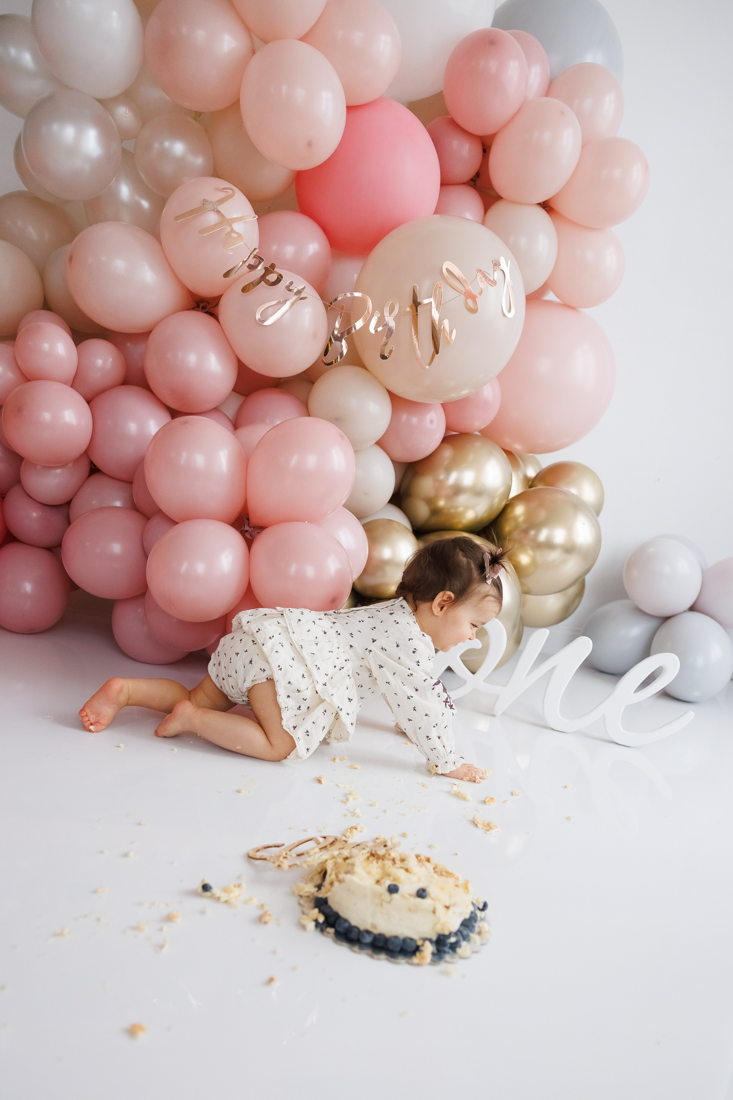 Smash cake. Фотограф Ирина Йотова