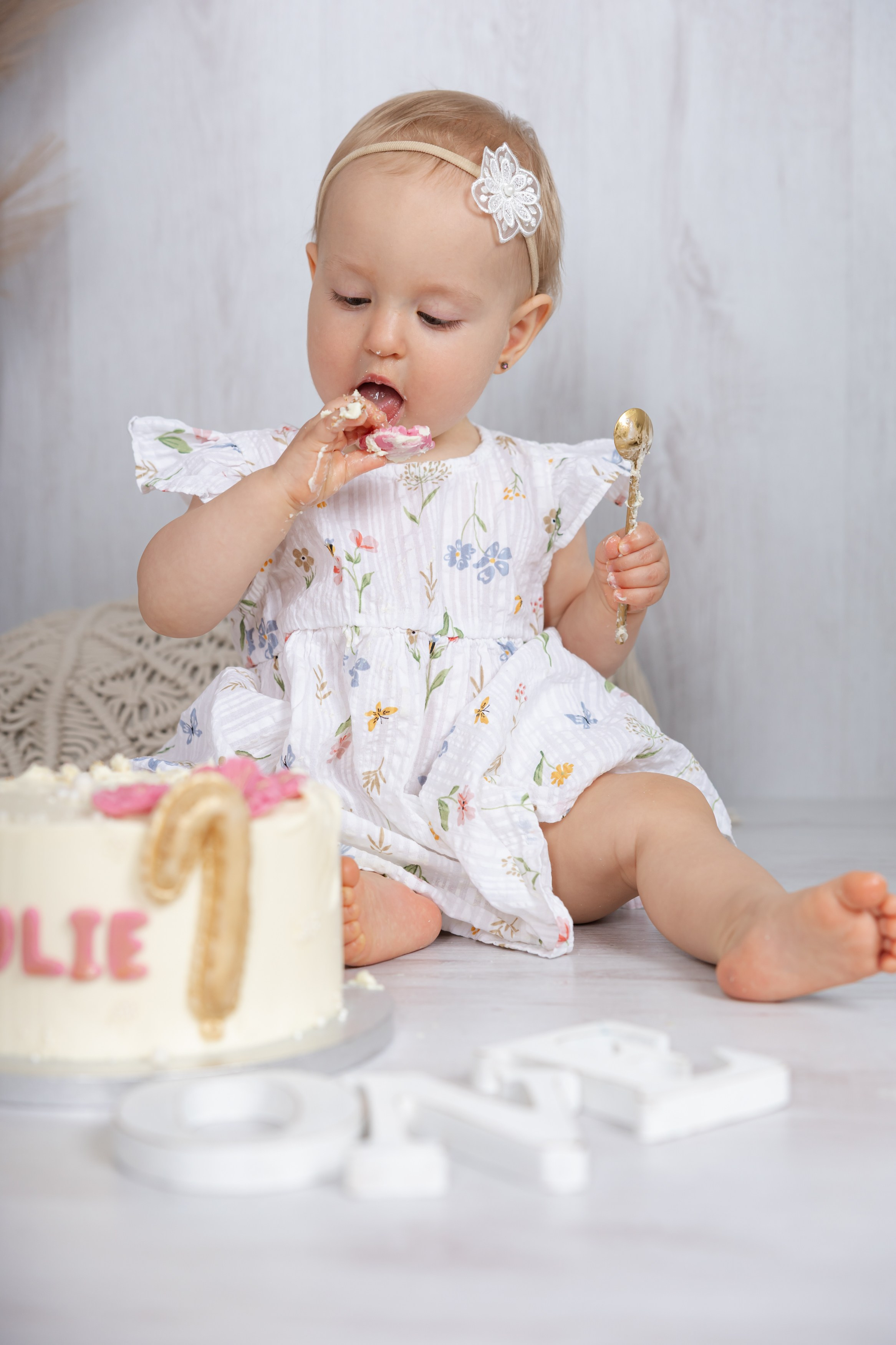 Každé dítě je jedinečné. Zachytíme jeho radost při Smash Cake focení v ateliéru v Písku