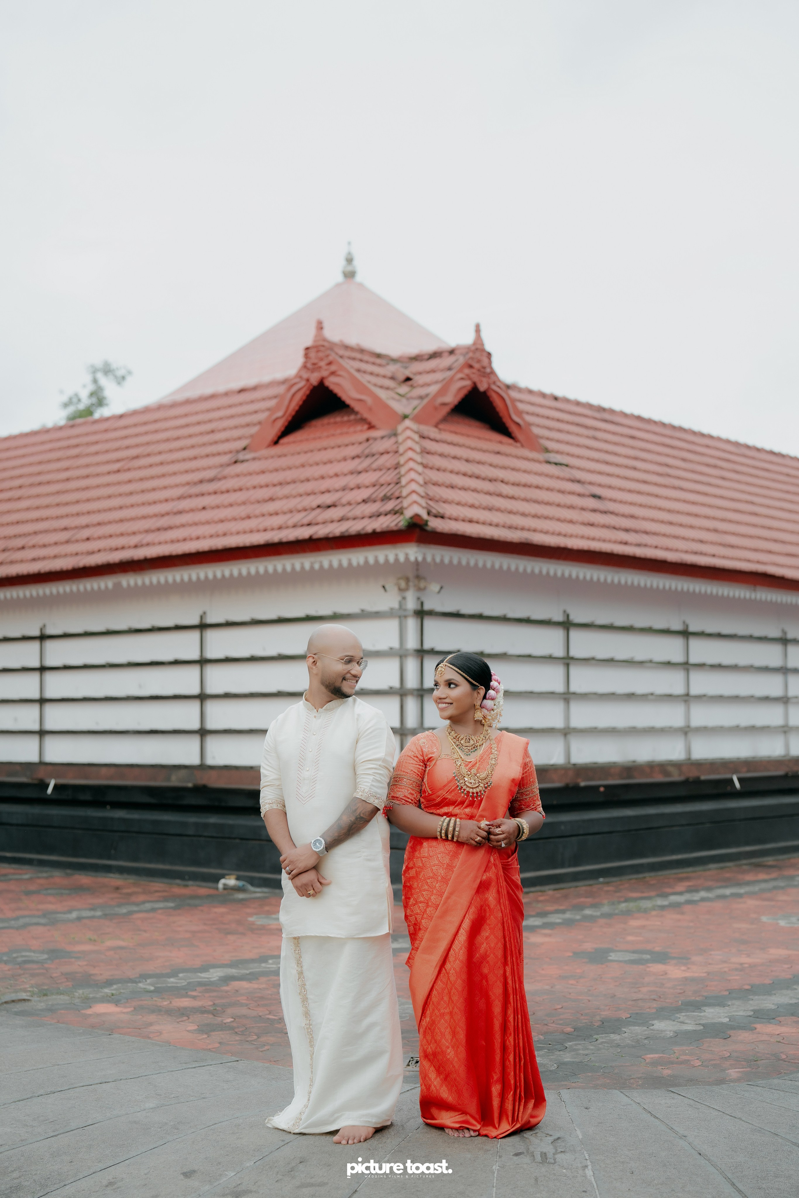 Traditional Kerala Hindu Wedding Ft. Anusree & Vishnu. Fine art Wedding Photographers in India & Canada