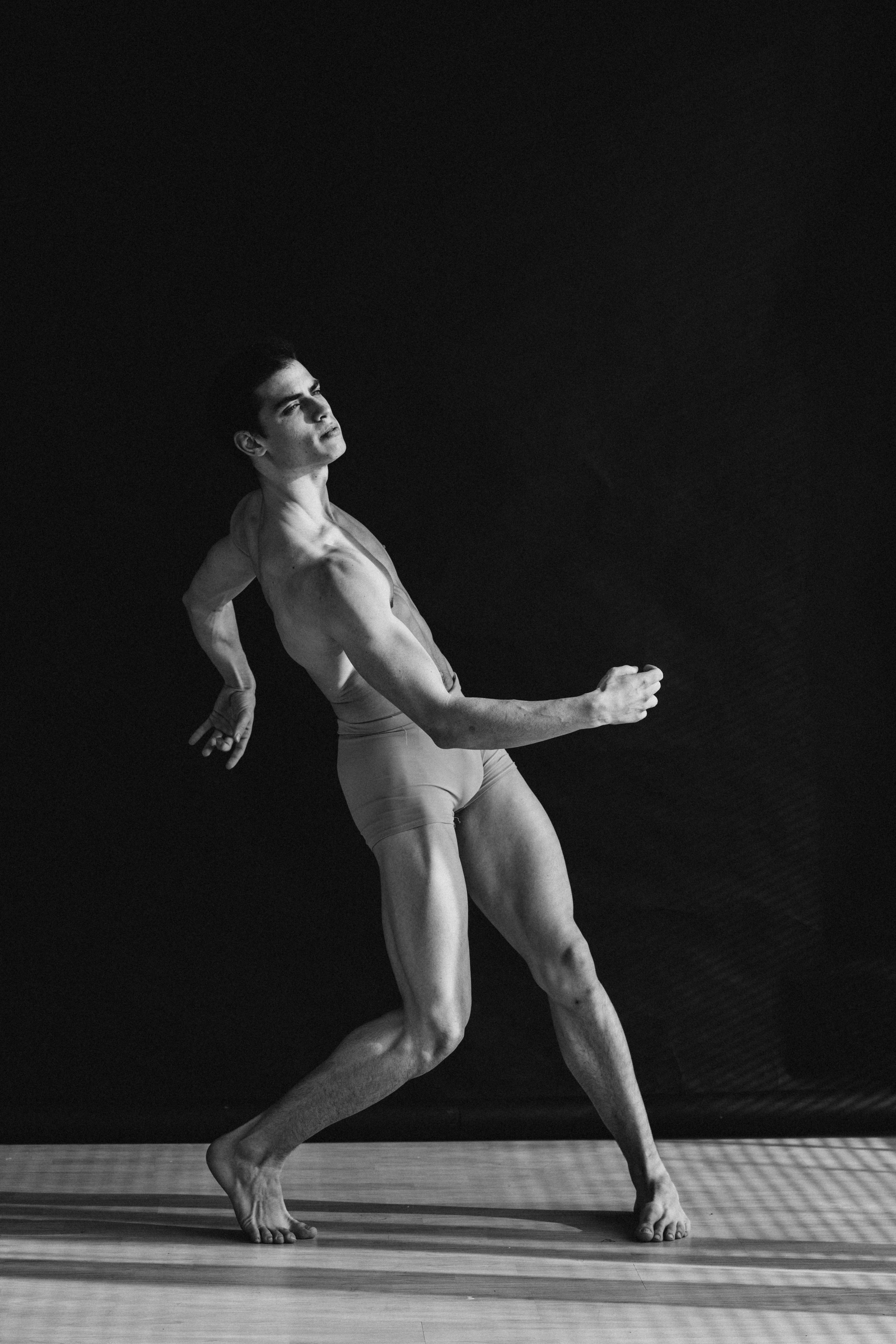 DANCERS. Victoria Olonen – Cinematic Portrait Artist | Helsinki & Europe