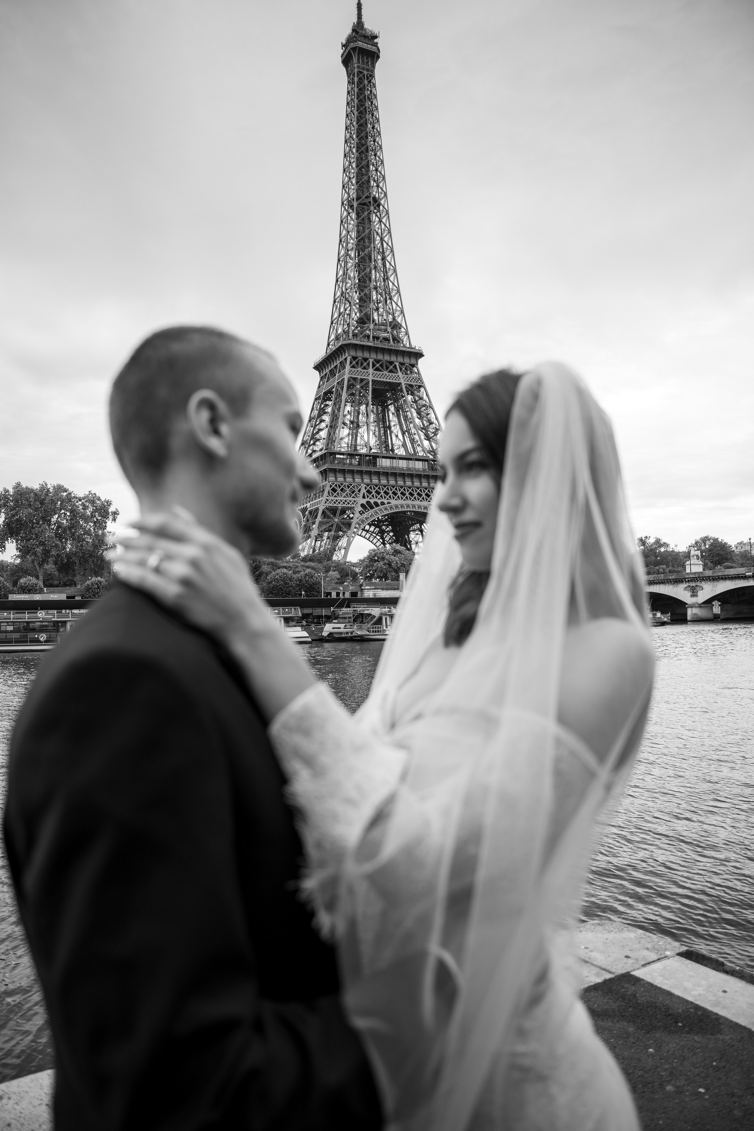Wedding elopement. Wedding photographer in Paris Oksana Shum