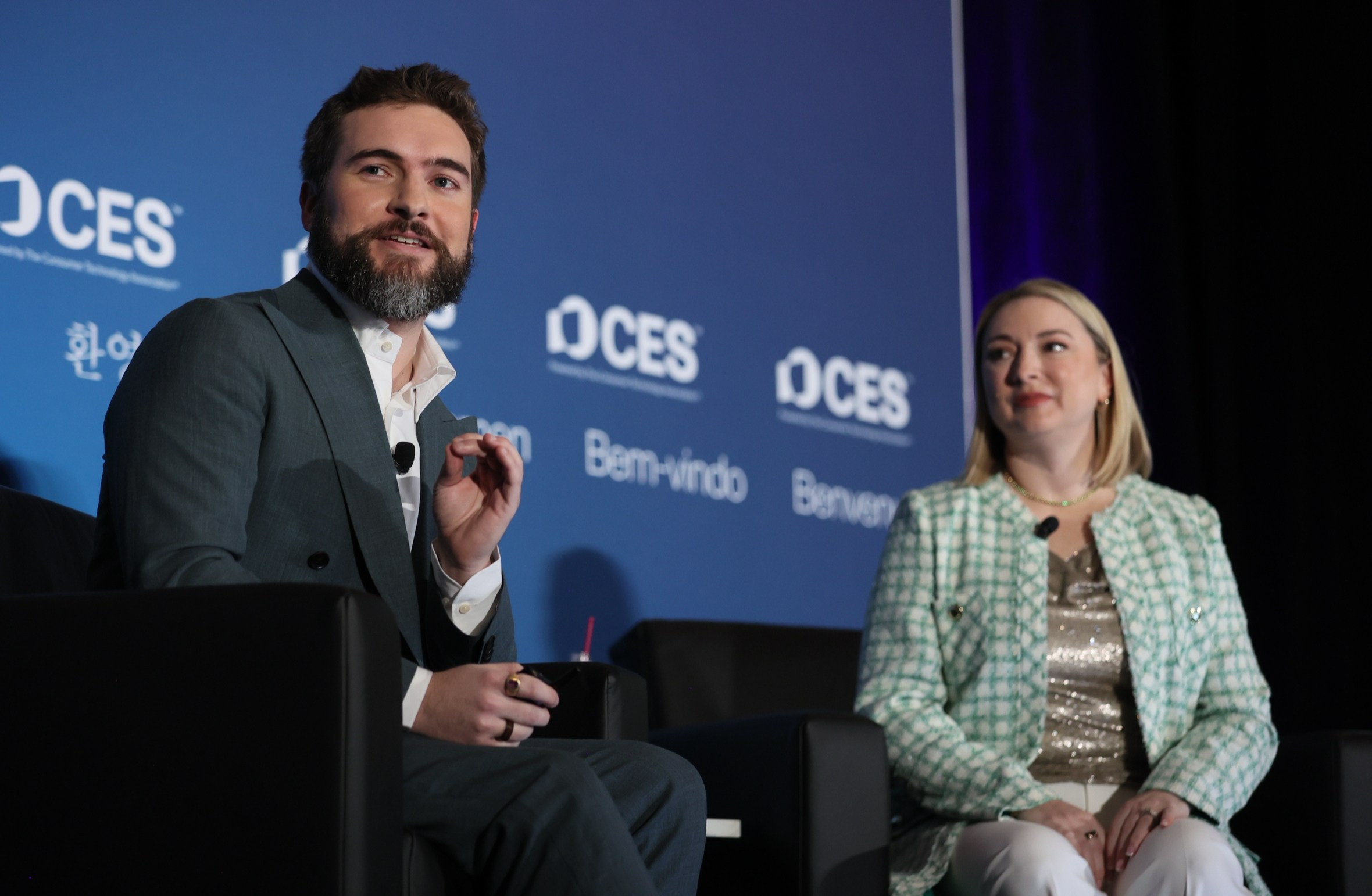 Dubai Corporate Event Photography | Conferences, Seminars, and More. Glam Shot Production | Dubai Photography & Videography Services