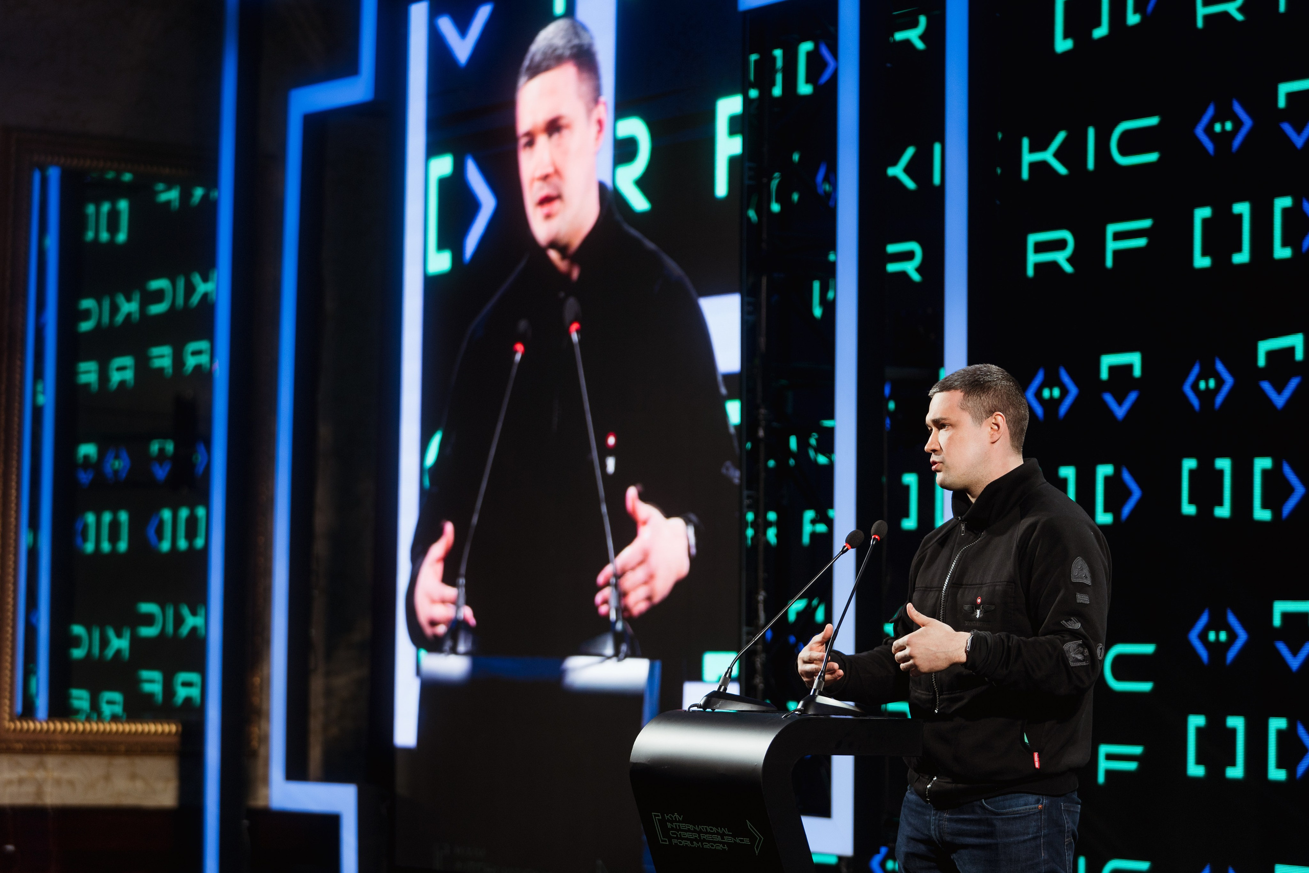Cyber Resilience Forum. Kostiantyn Holinchenko. Reportage and portrait photographer