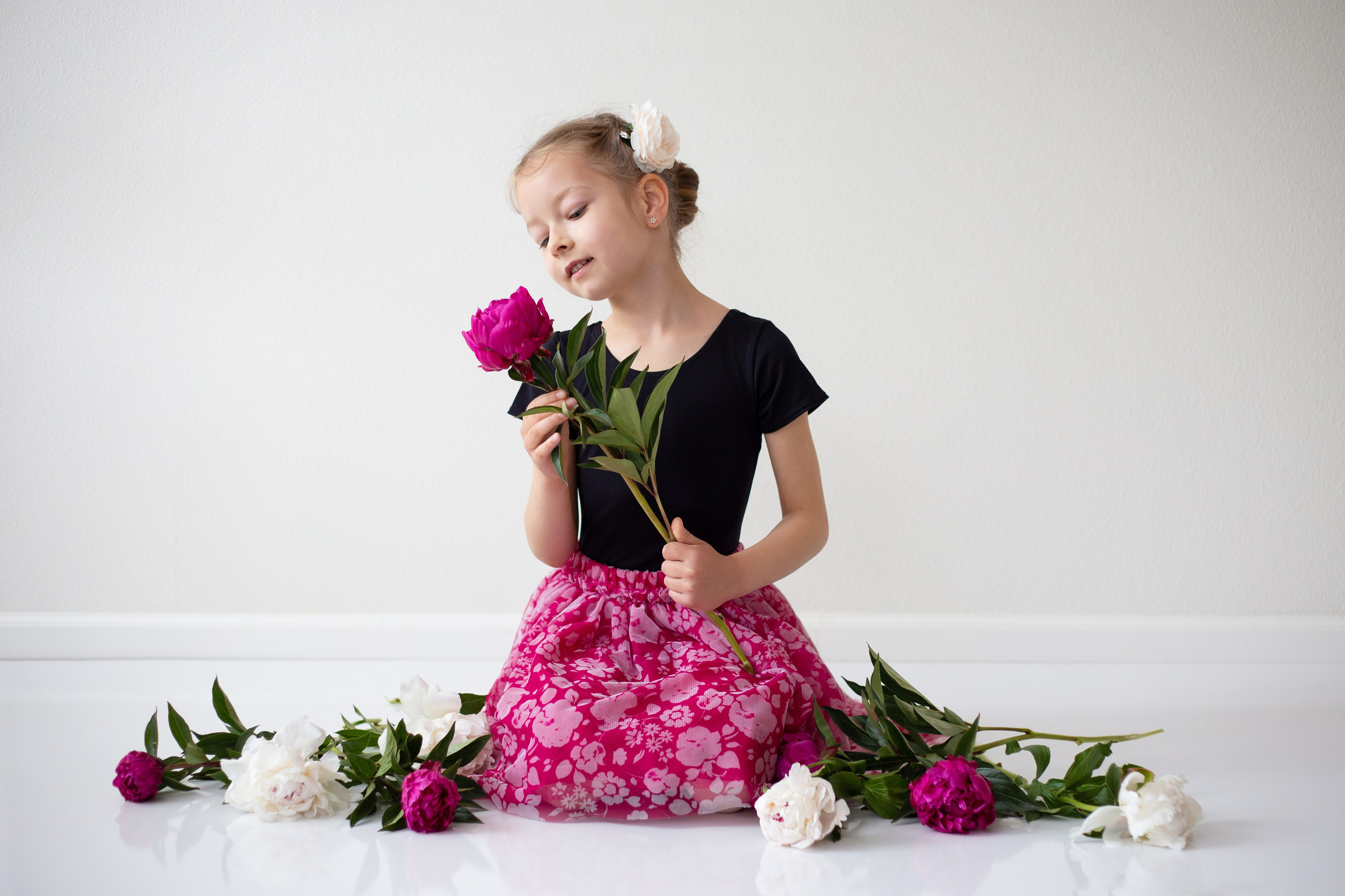 STUDIO Photoshoot. YuAnna studio. Family & Kids Photographer in Seattle area, located in