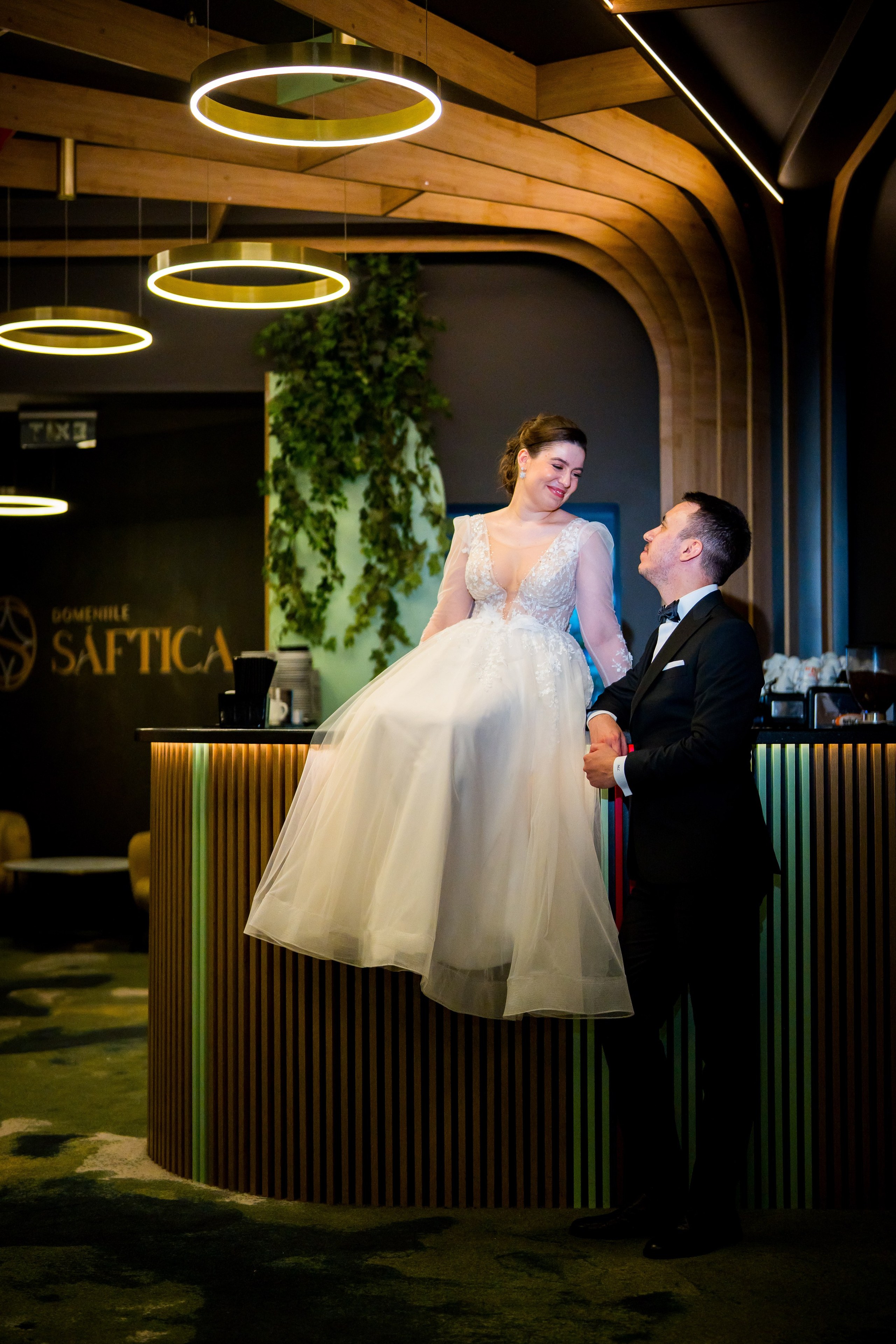 PARTY. Gabriel Florea — Fotograf nuntă București