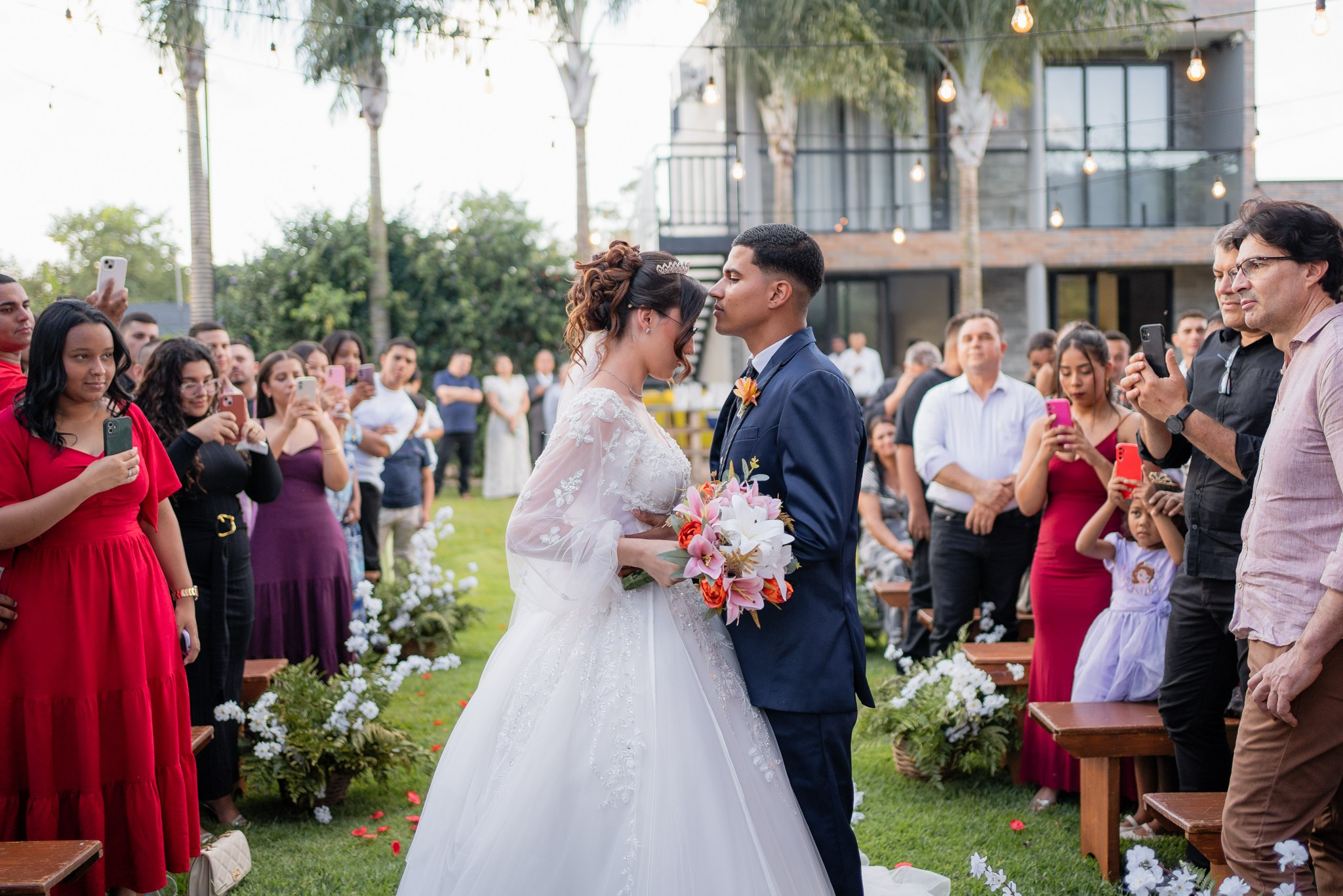 Larissa & Vinicius — Espaço Faveral / Aararaquara. Robson Colaço