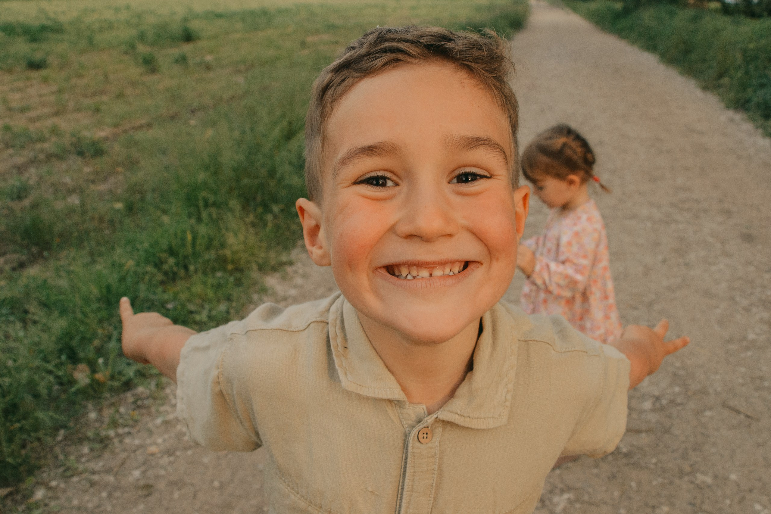 Photographer in Milan. Smile to the camera! Capture the best moments.