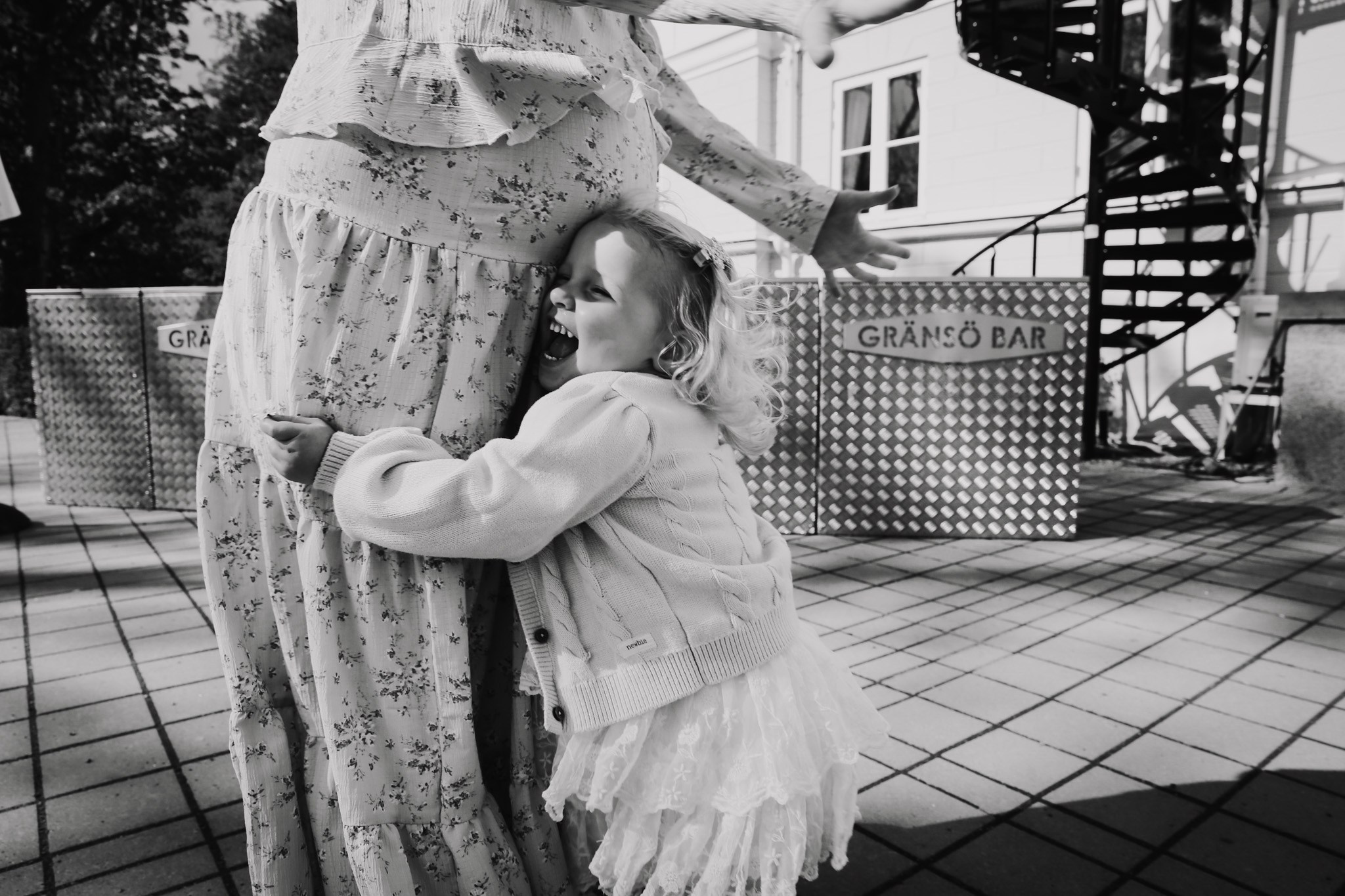 Ulrika & Family: Expecting Joy. Photographer Elina Palmgren