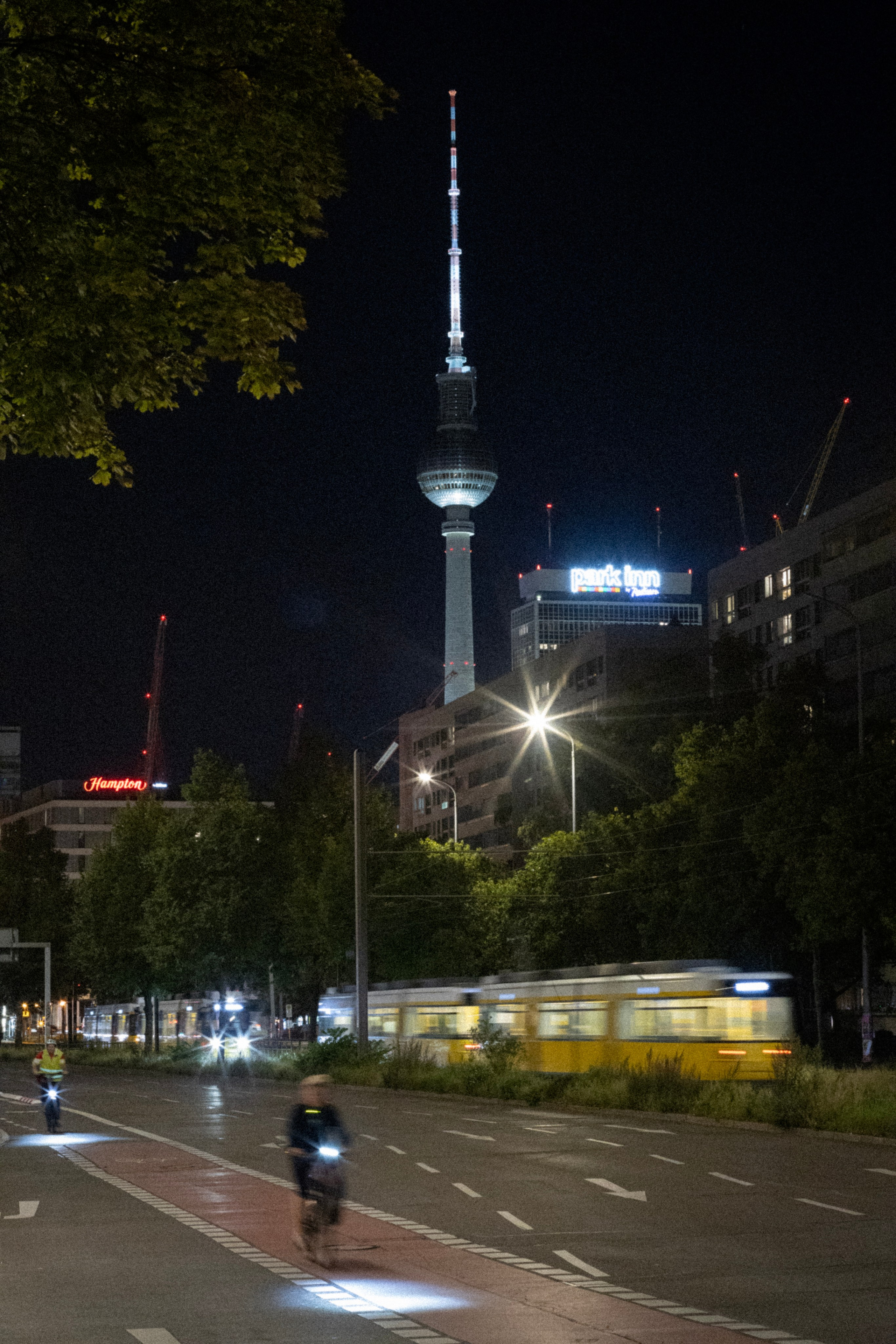 Berliner Mischung (in Farbe). BNW Around Photography