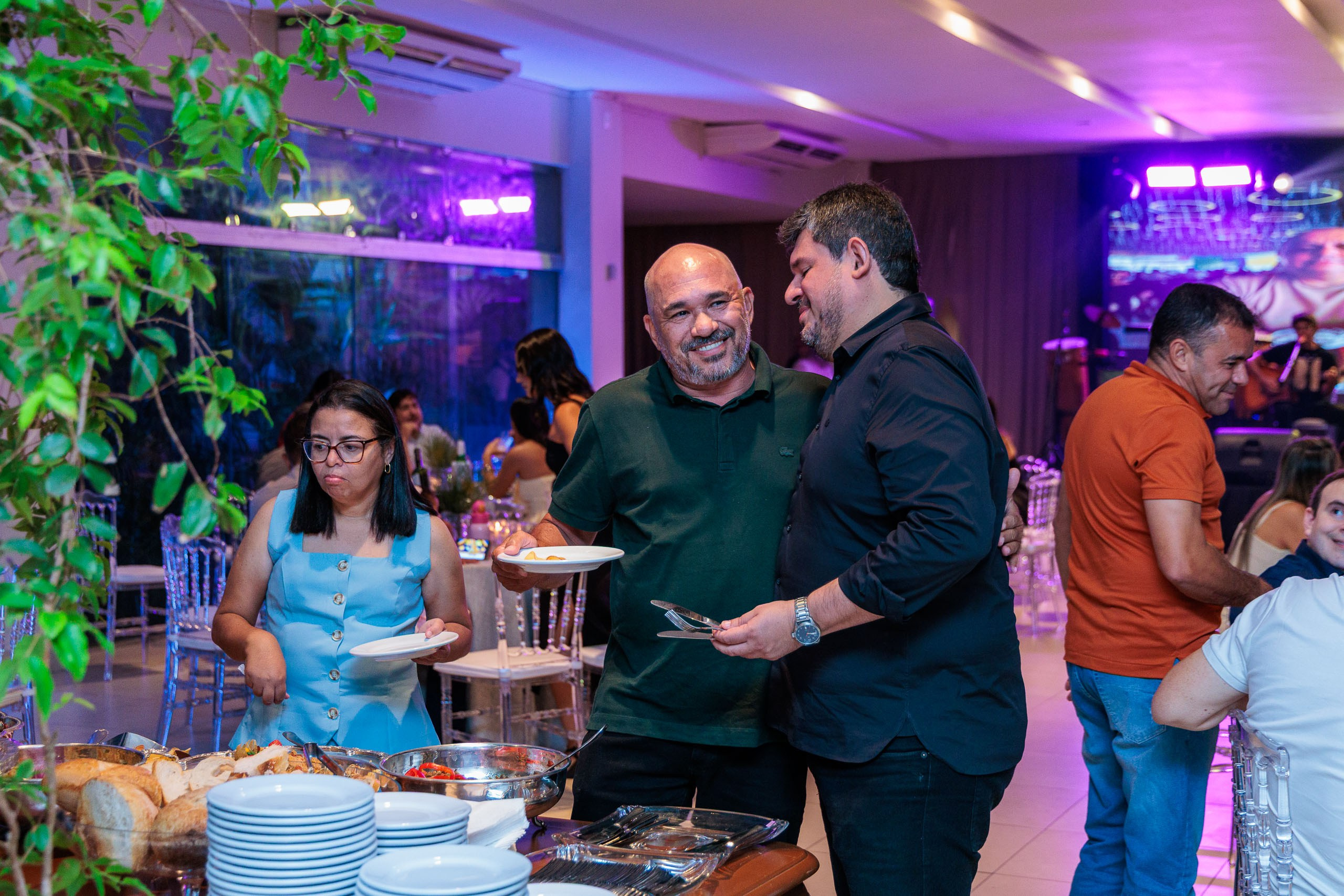 Festa de aniversário adulto, com show ao vivo em ambiente perfeito para festas