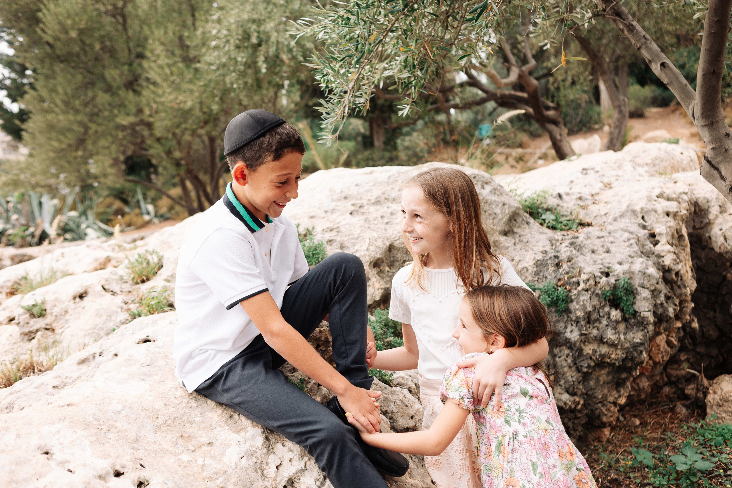 BIG FAMILY IN YAMIN MOSHE. Https://shi-photo.com/