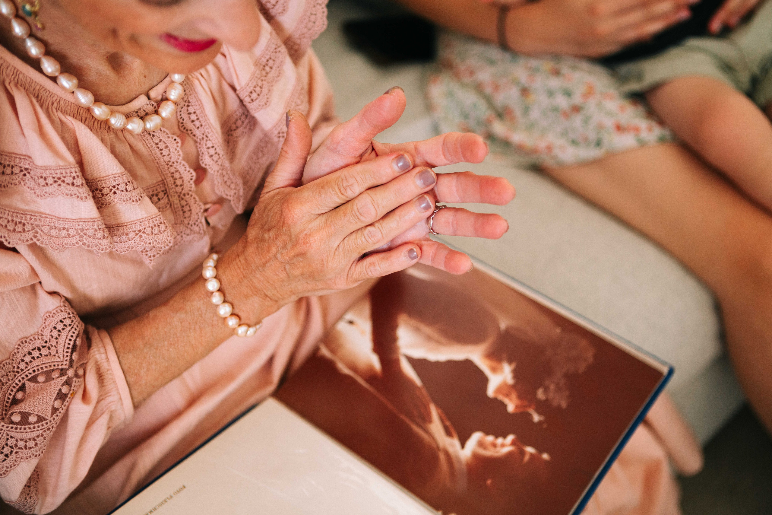 MAALE ADUMIM, HOME PHOTO SESSION + DESERT. Https://shi-photo.com/