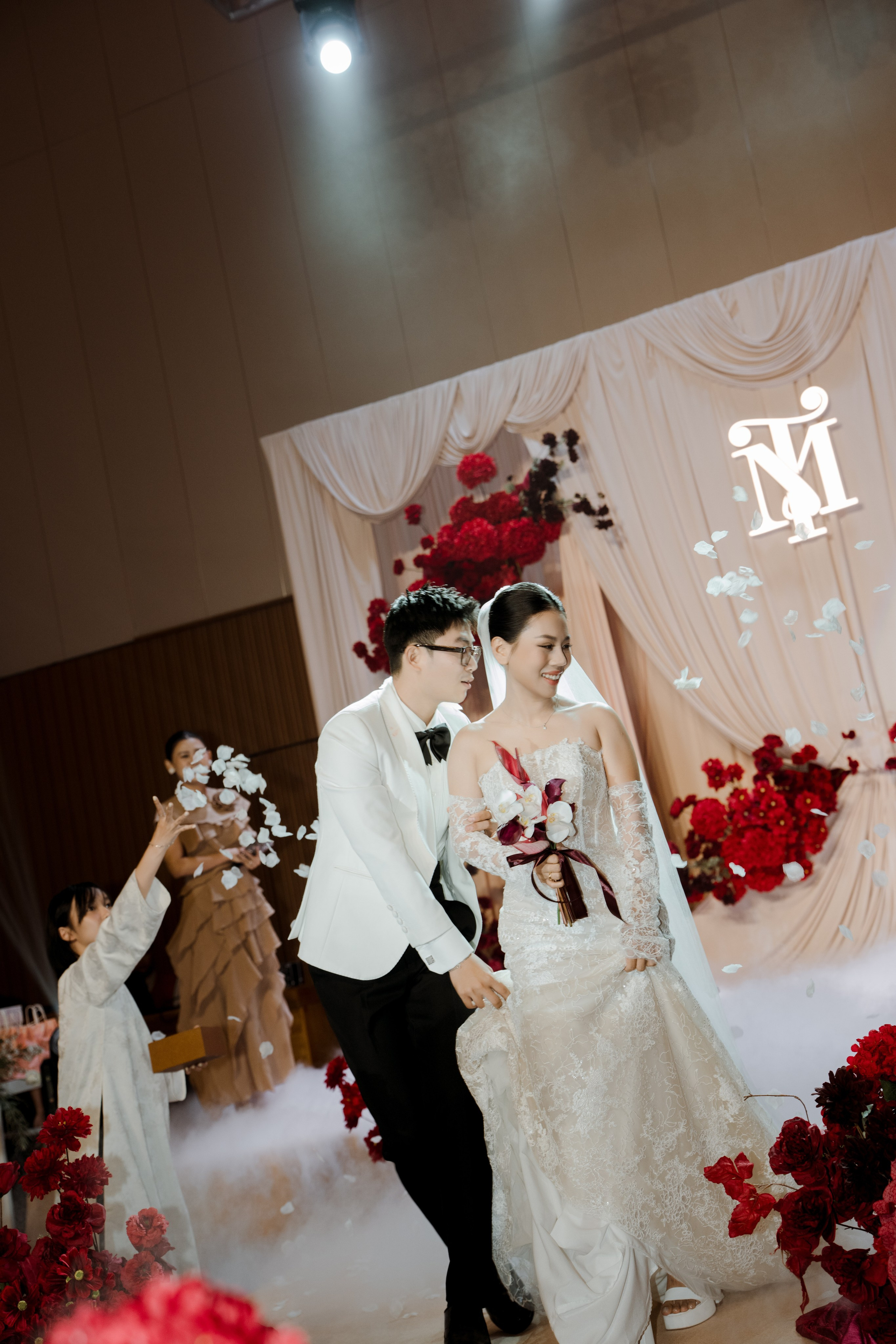 Man + Thu | Photojournalism. BenColor Studio