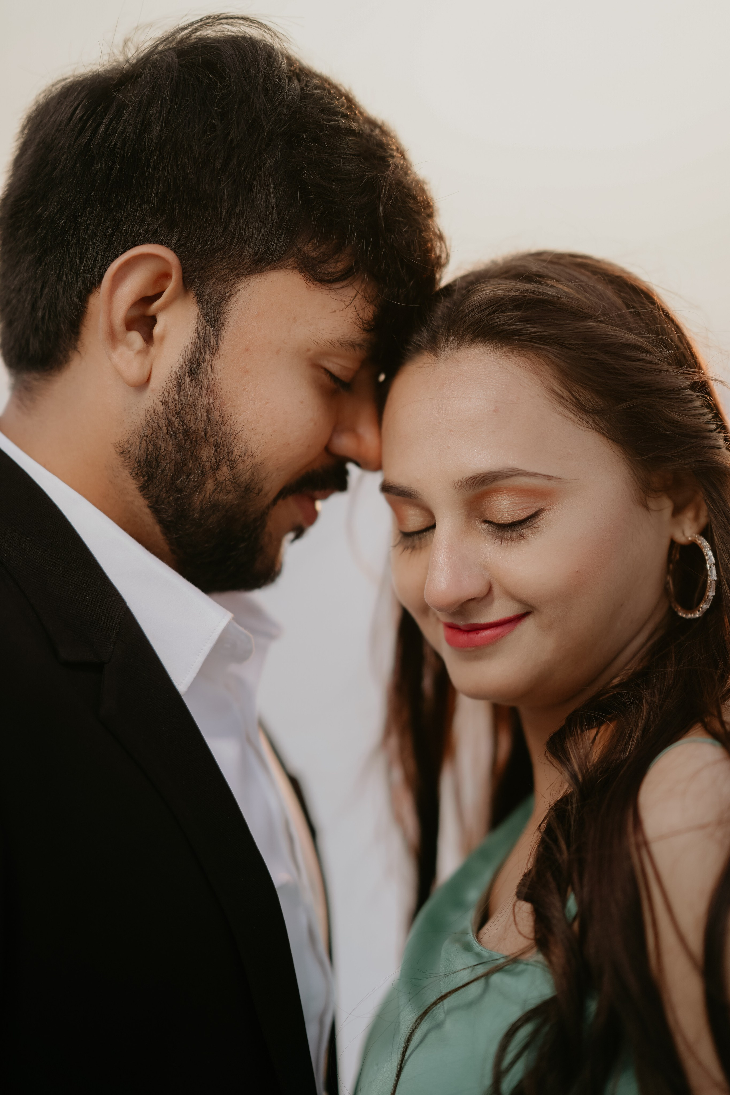 COUPLE SESSIONS. Love Emotions Weddings