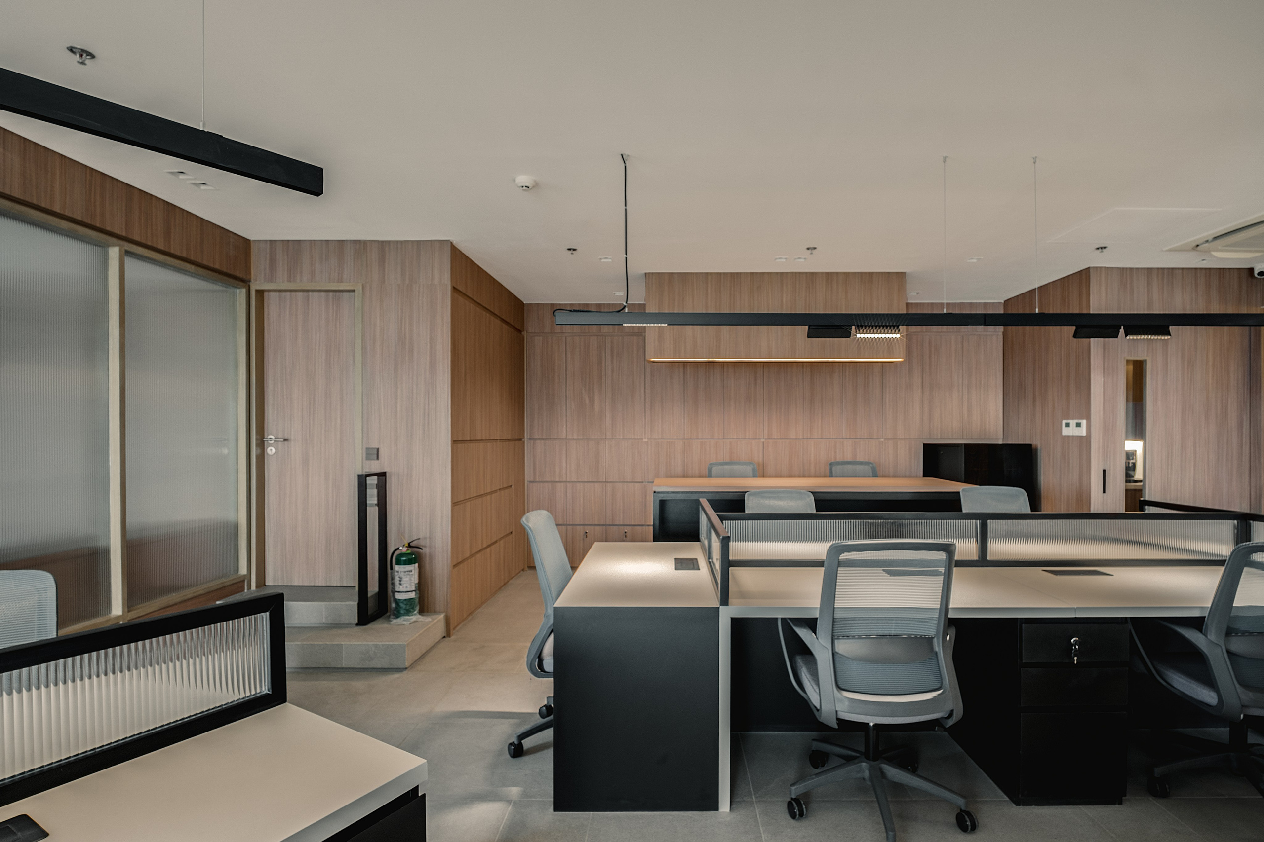 Office // Glaston Tower. Interior & Architectural Photographer Philippines | Argen Carlo Camaclang