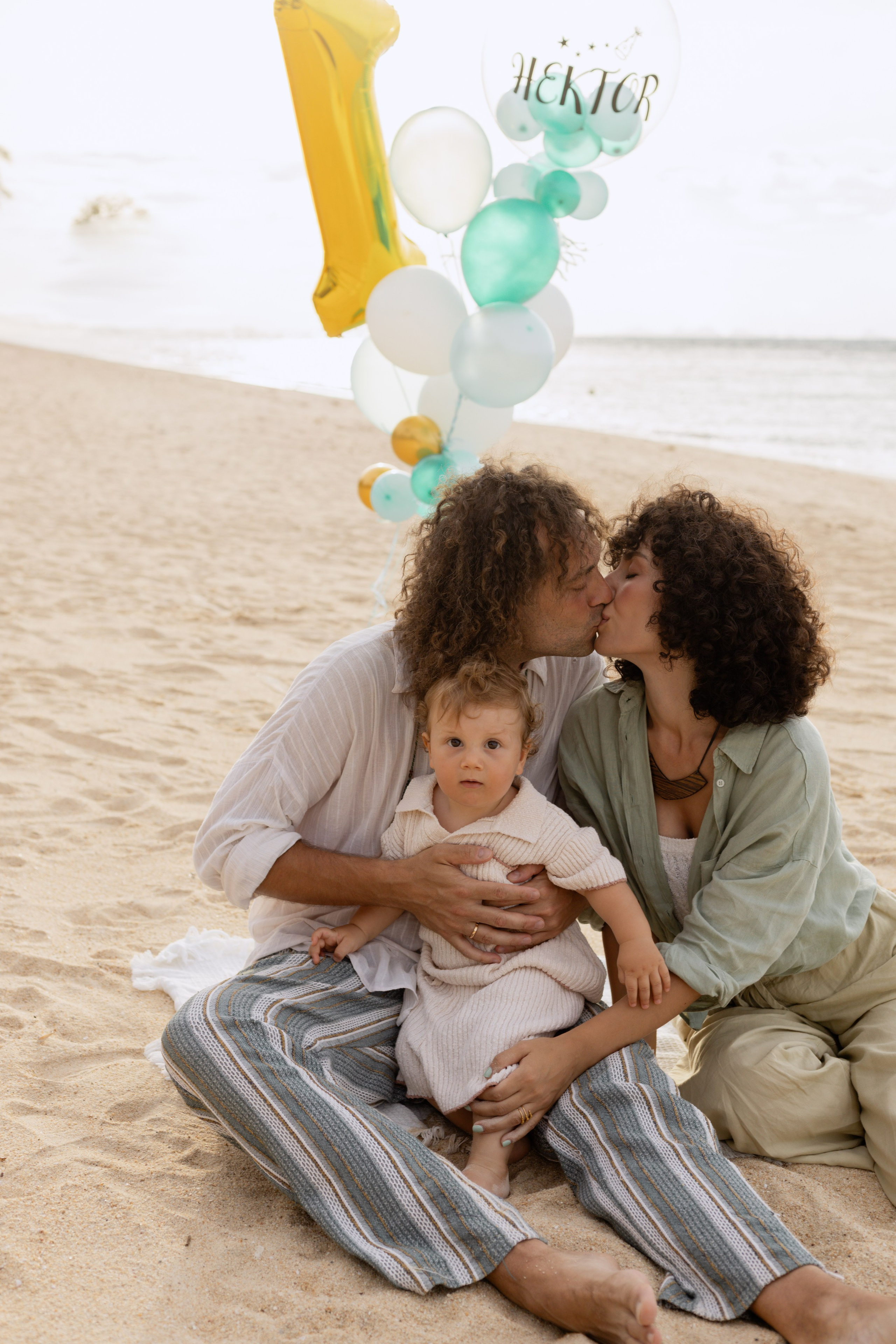 FAMILY PHOTO SHOOT. HOME