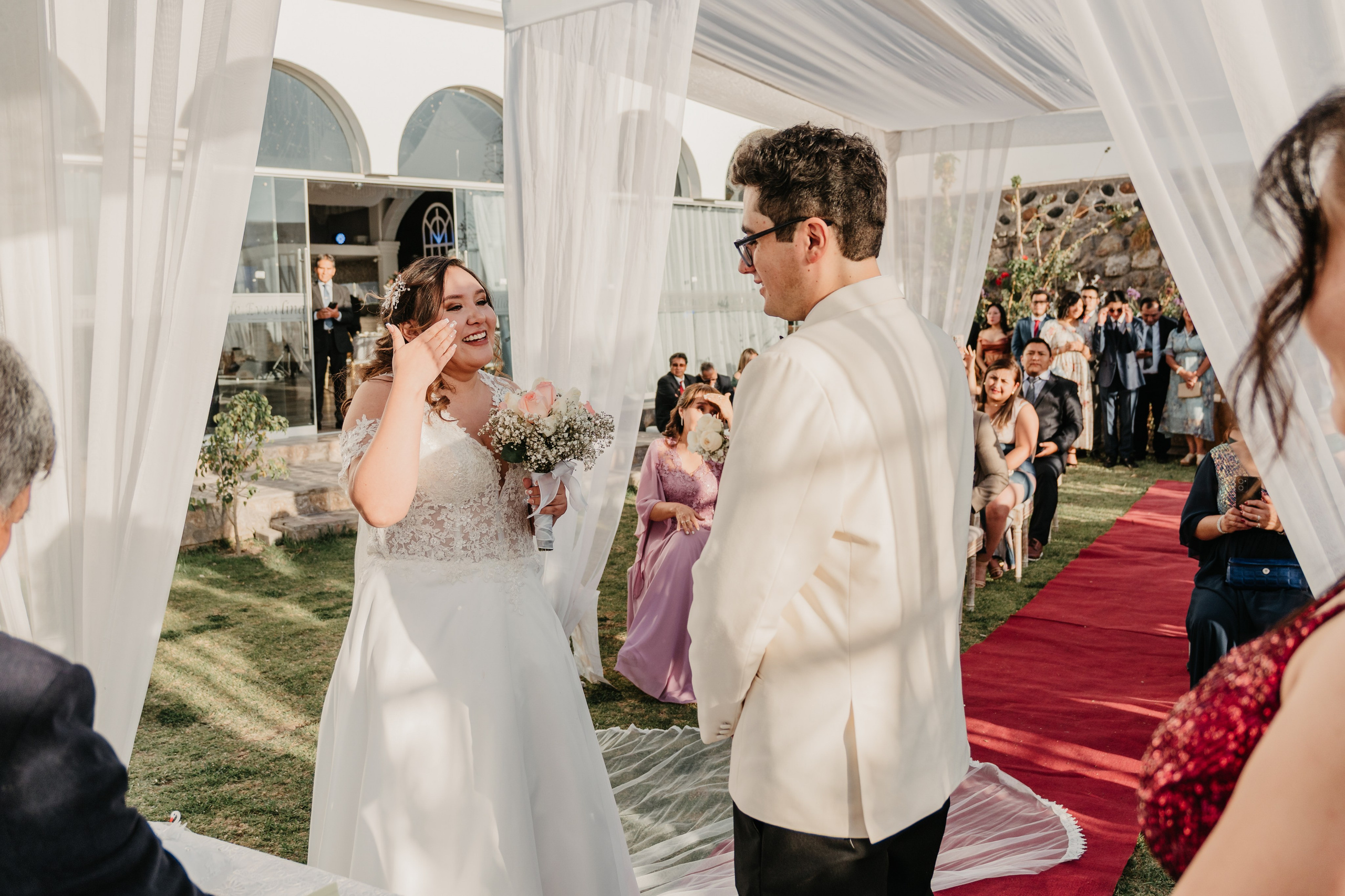 VANIA + LUIS BODA CIVIL. Studio KVTA | Fotografía y Video de Bodas en Arequipa
