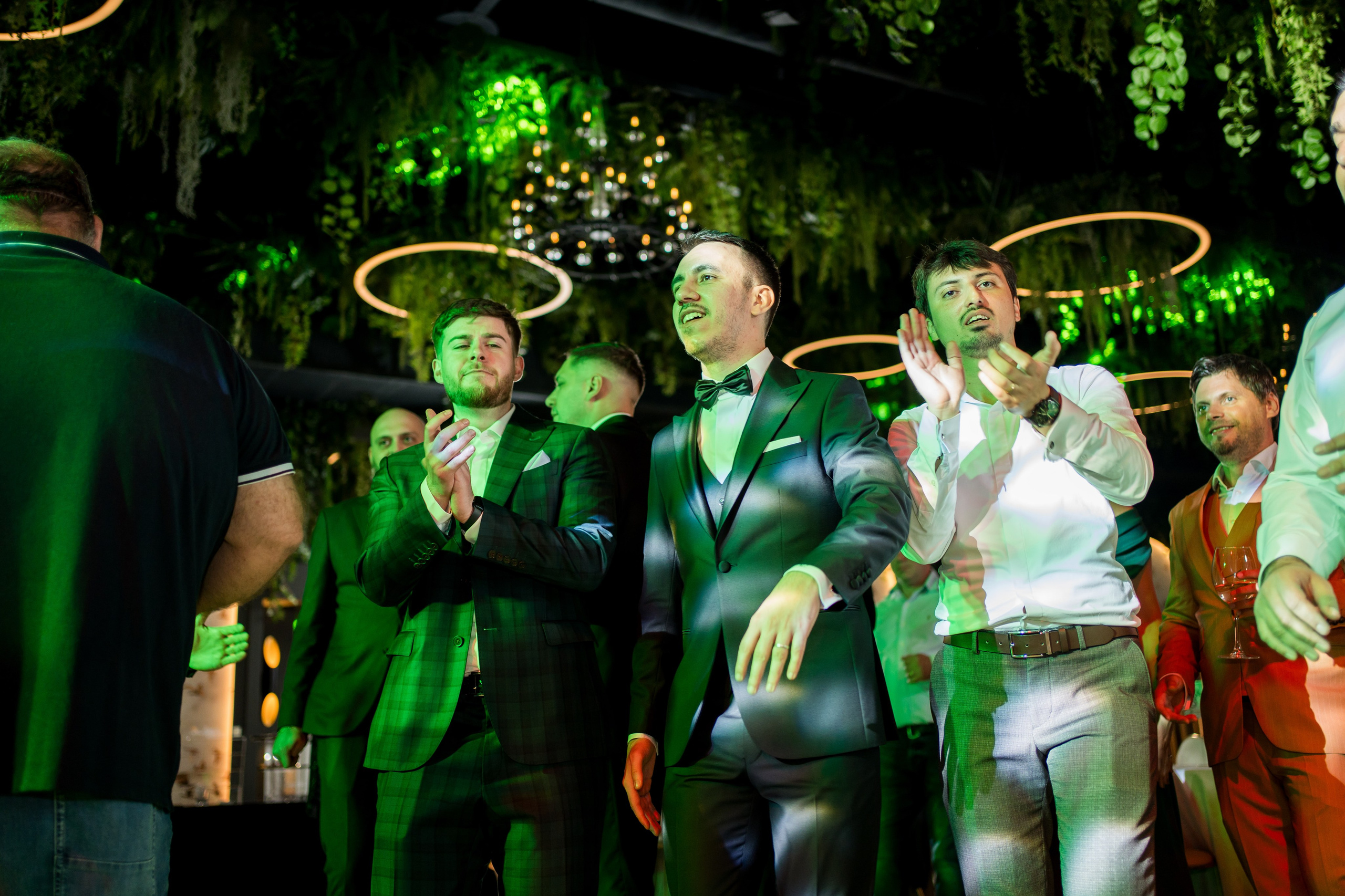 PARTY. Gabriel Florea — Fotograf nuntă București