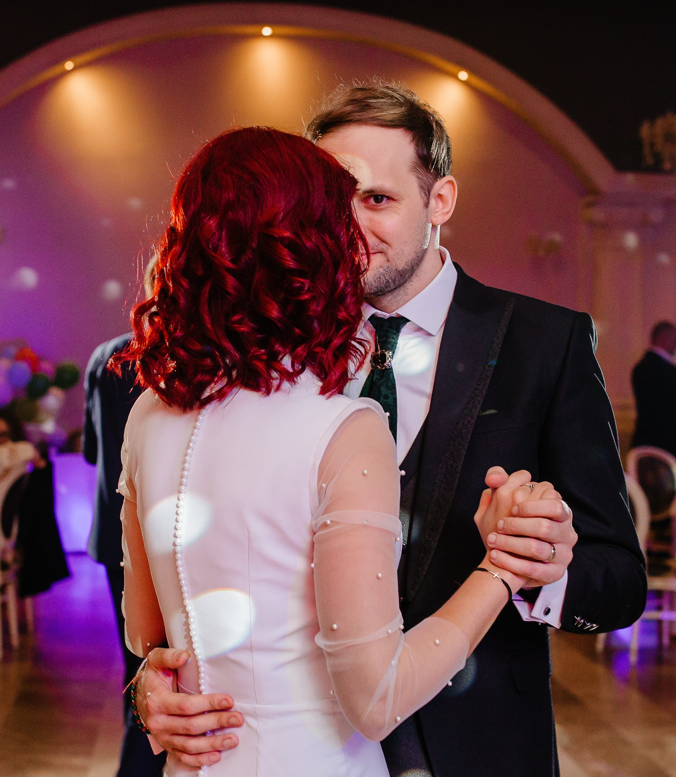 Nunta Elena & Tudor — Fotografie de nuntă în stil natural și elegant. Rares Bucur is a professional wedding photographer based in Cluj-Napoca, Romania, specializing in wedding photography