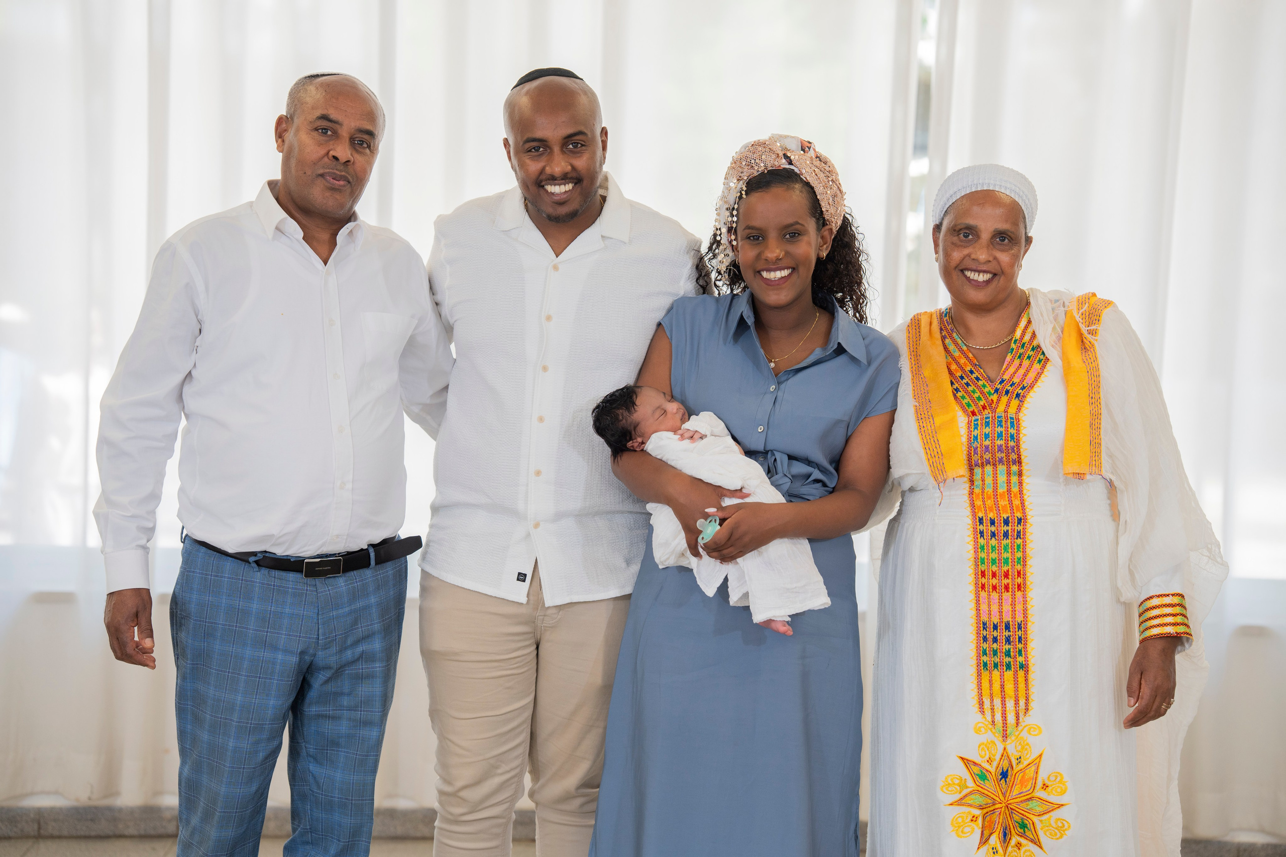 משפחת סלומון. יוסף מזרחי צילום חתונה, ברית וזוגיות. צלם מקצועי שאוהב להוציא אתכם הכי יפים ברגעים הכי מרגשים