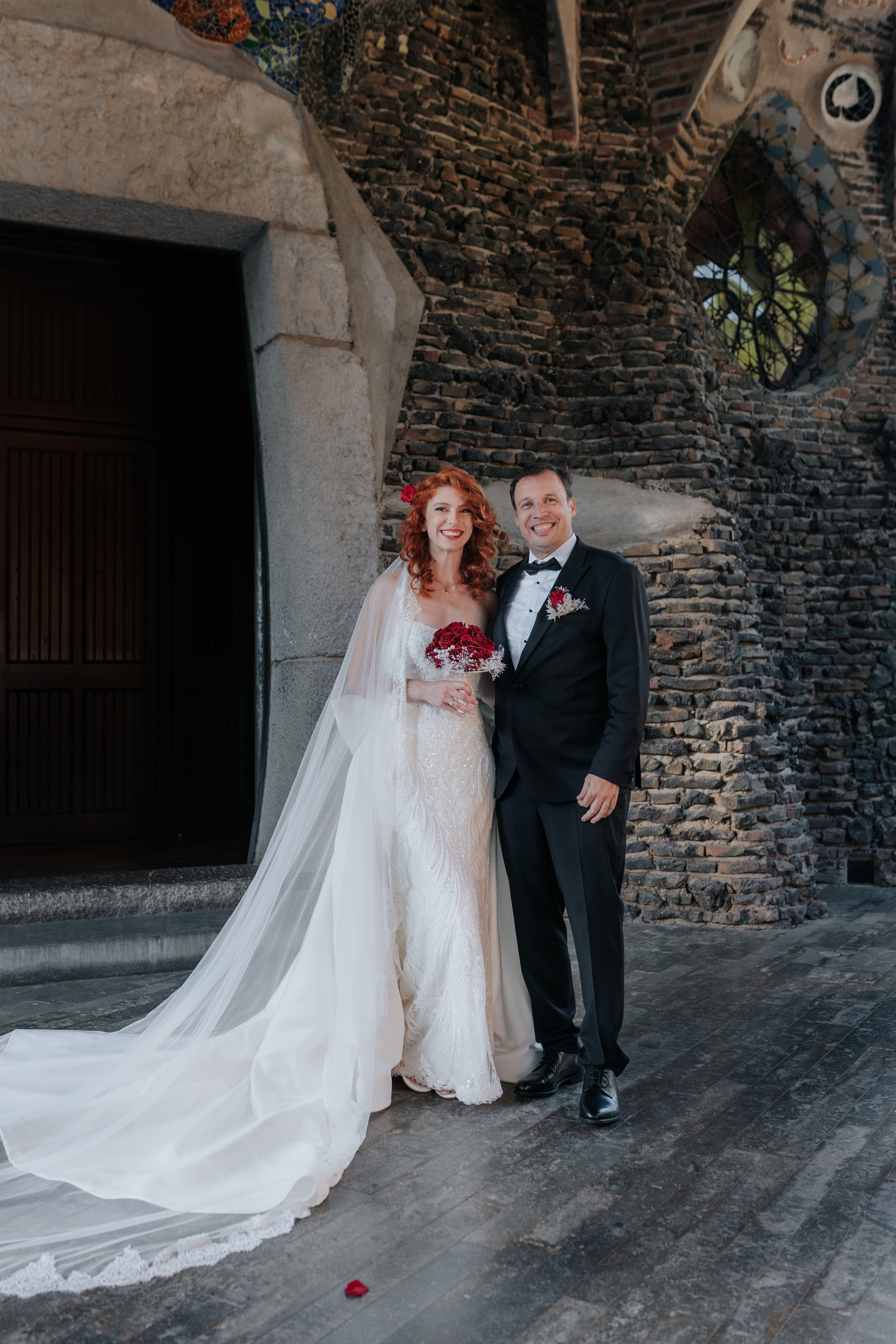 Havie & Isabel — a wedding in Gaudí’s Crypt. DiaFoto Weddings · Premium Destination Wedding Photographer & Videographer in Barcelona