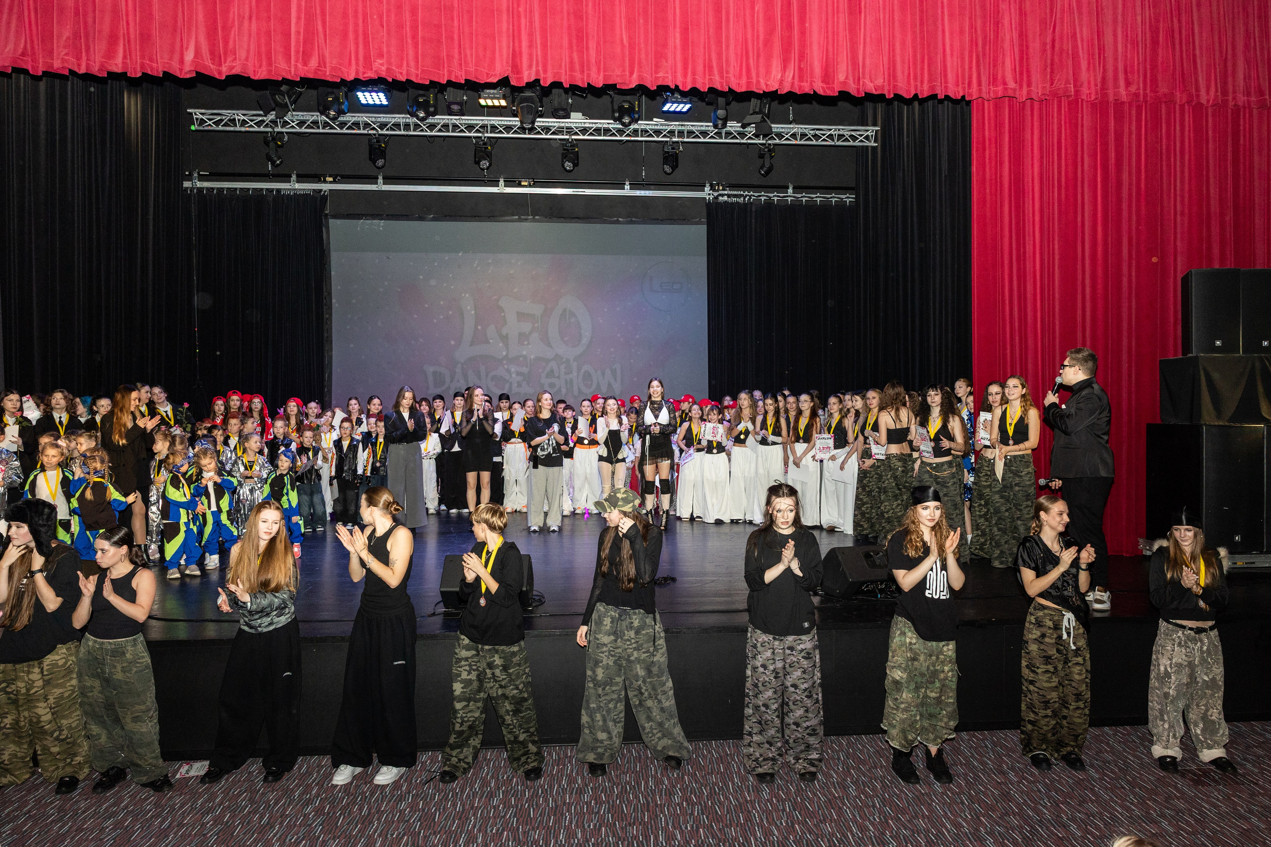 LEO DANCE SHOW WINTER 2025. Семейный и детский фотограф в Варшаве Мила Бобровская