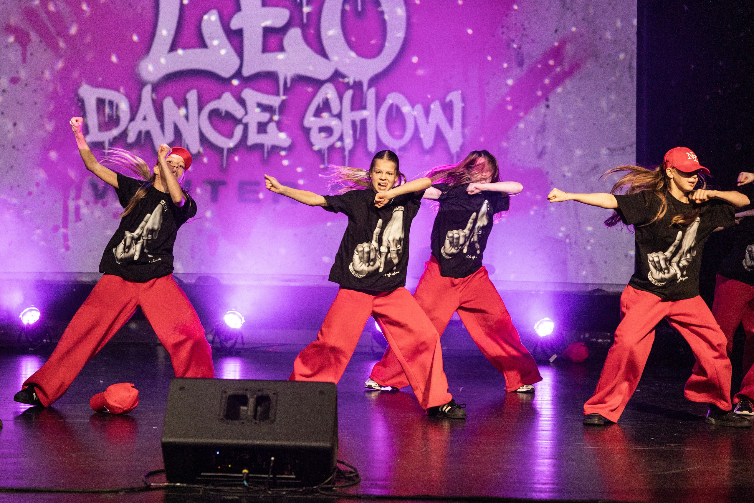 LEO DANCE SHOW WINTER 2025. Семейный и детский фотограф в Варшаве Мила Бобровская