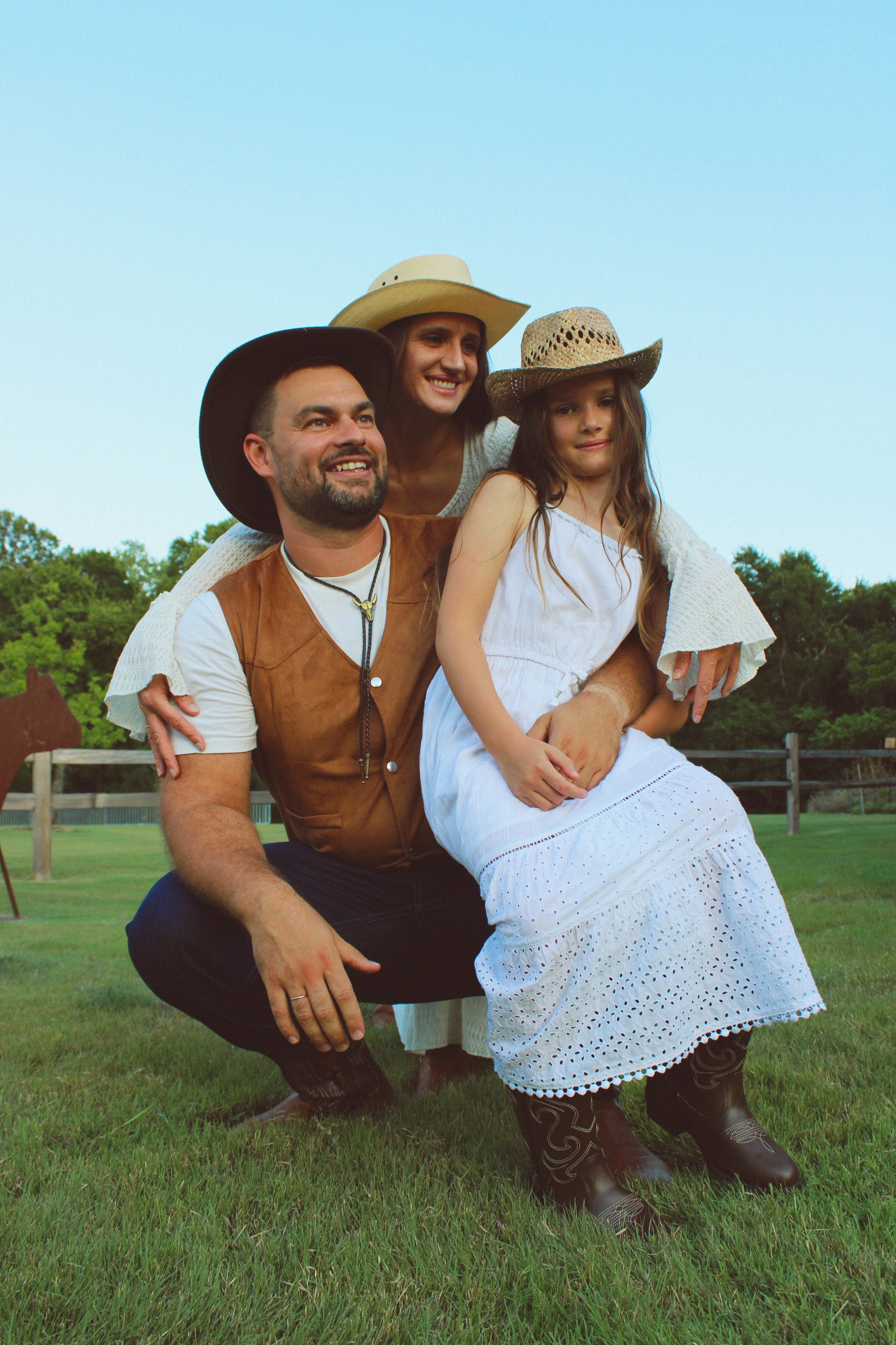 Texas Countryside Family Photoshoot in Cowboy Style. Lana Petrychenko — Portrait & Family Photographer. Valencia, Spain