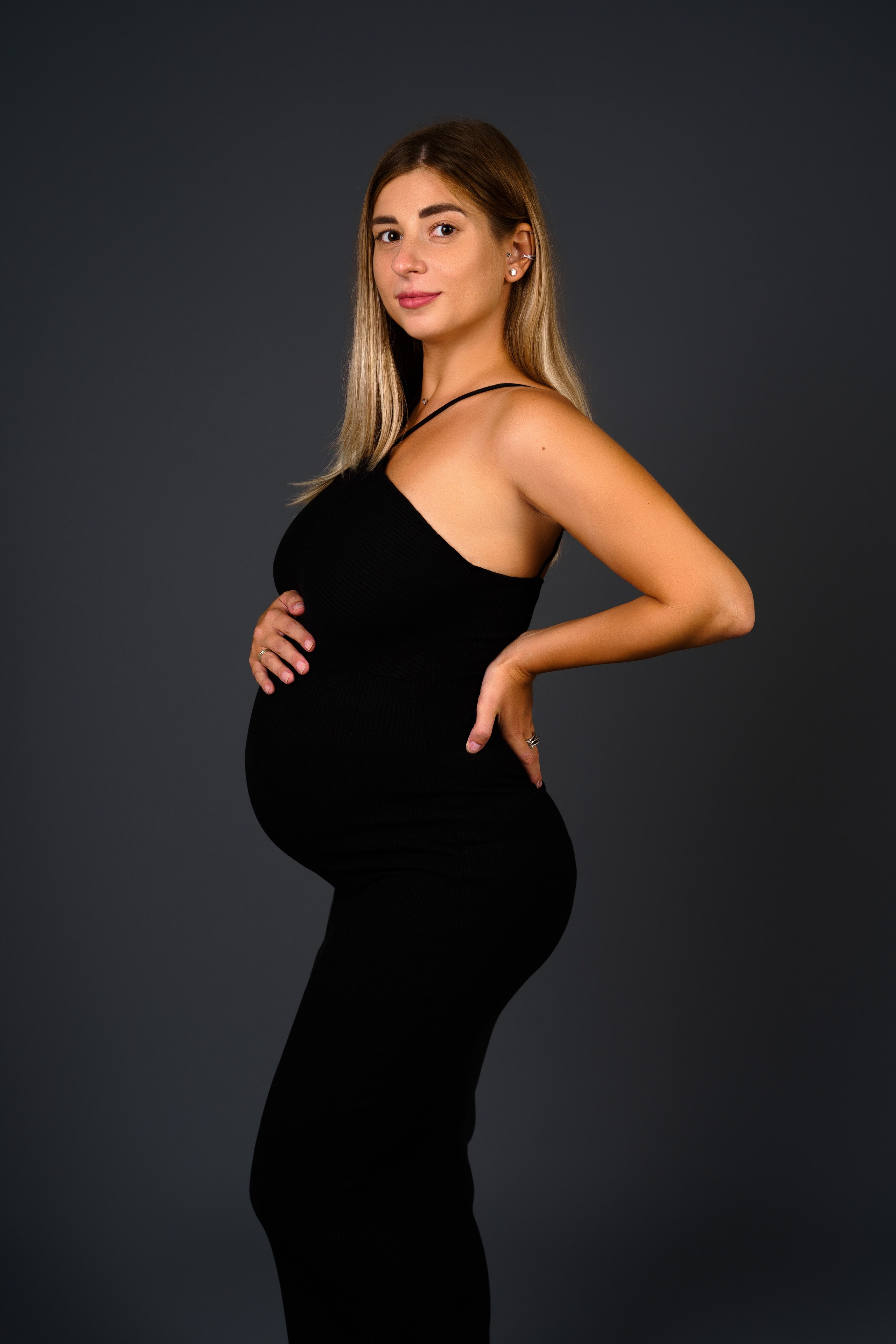 Maternity. Elena Ruzgis — Editorial Wedding & Portrait Photographer