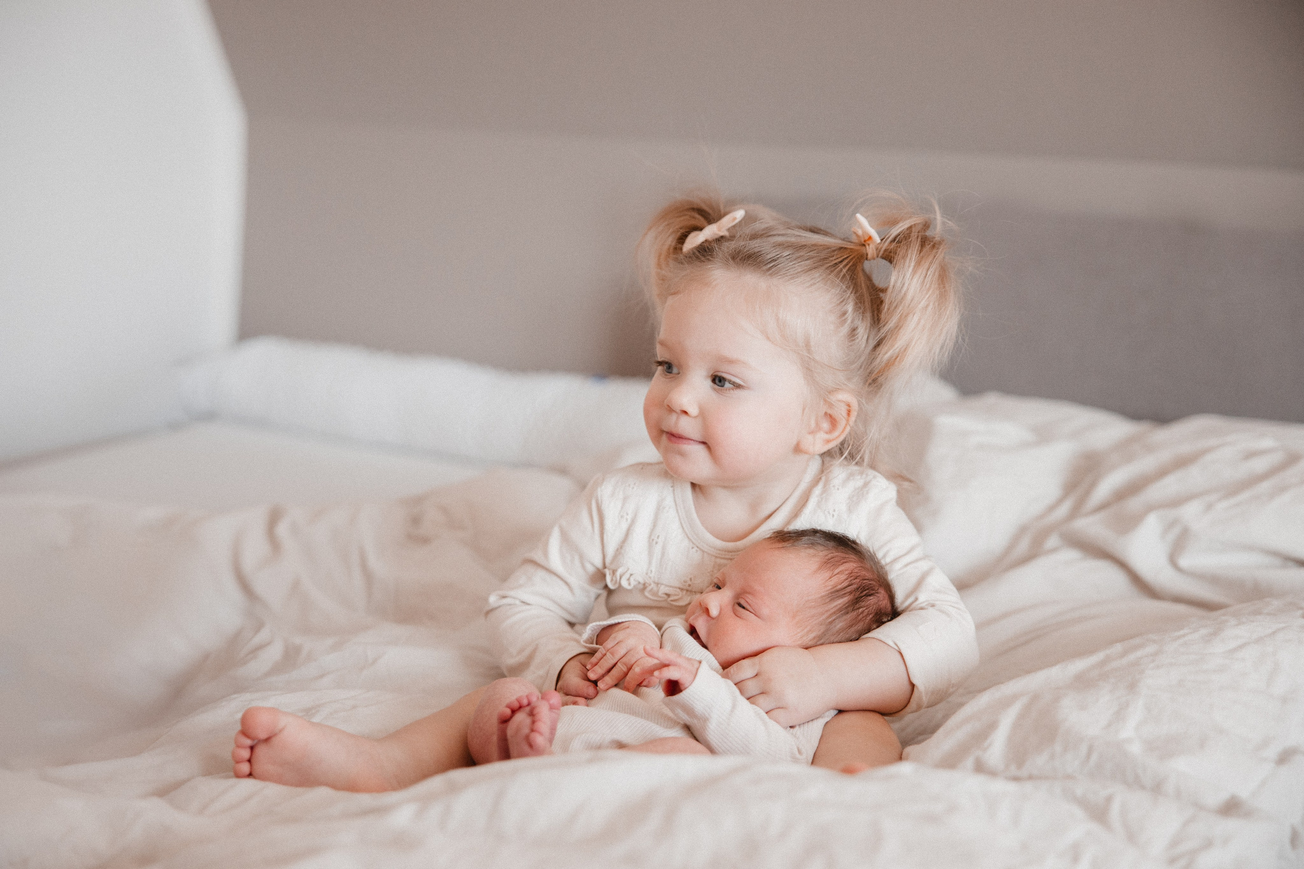 Neugeborenenfotos Zuhause. Hochzeitsfotografie |Hochzeitsfotograf Bochum | Hochzeitsfotograf Dortmund | Hochzeitsfotograf Essen | Hochzeitsfotograf Ruhrgebiet