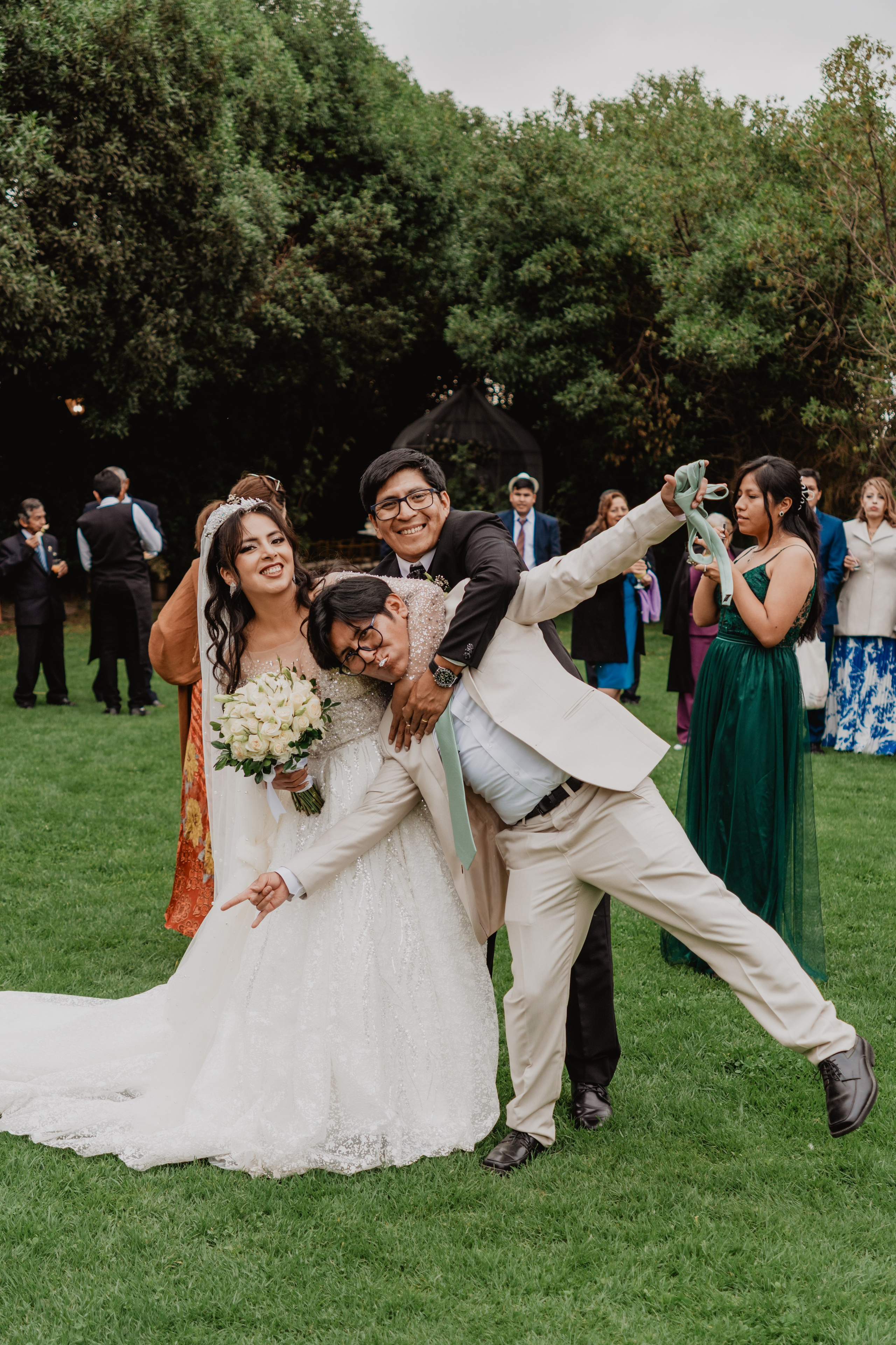 FERNANDO + MARIBEL | BODA RELIGIOSA. Studio KVTA | Fotografía y Video de Bodas en Arequipa