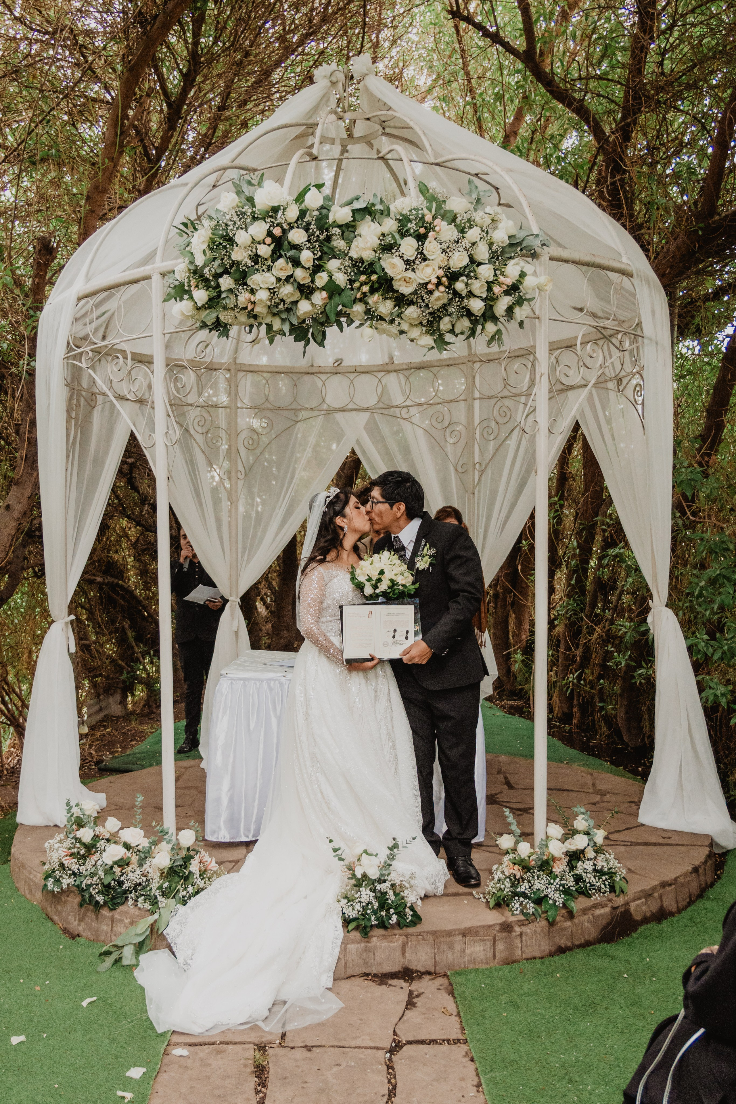 FERNANDO + MARIBEL | BODA RELIGIOSA. Studio KVTA | Fotografía y Video de Bodas en Arequipa