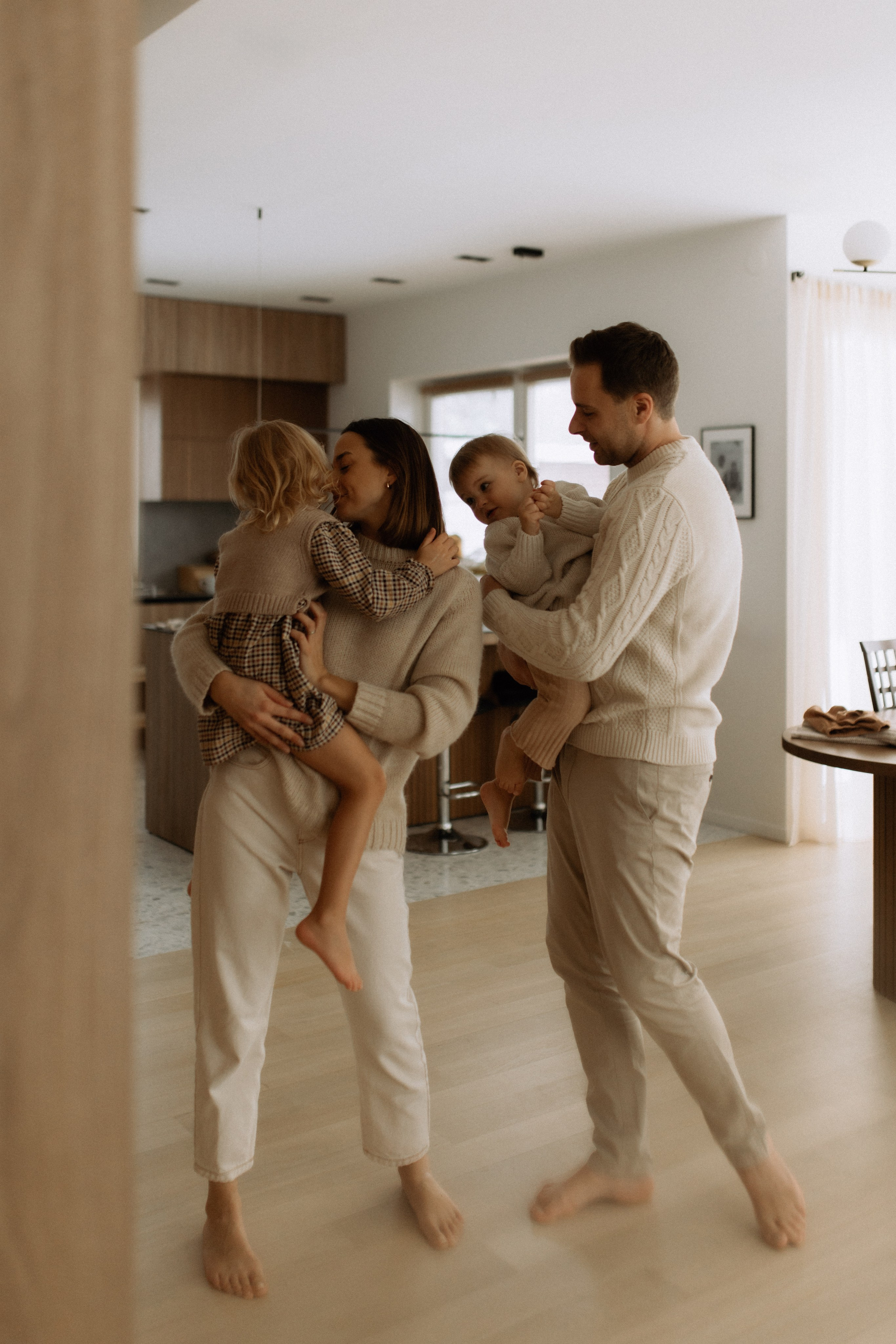 Šventinė šeimos fotosesija | NAMAI. Vestuvių ir šeimų fotografė Lena Bondarenko / belove photo