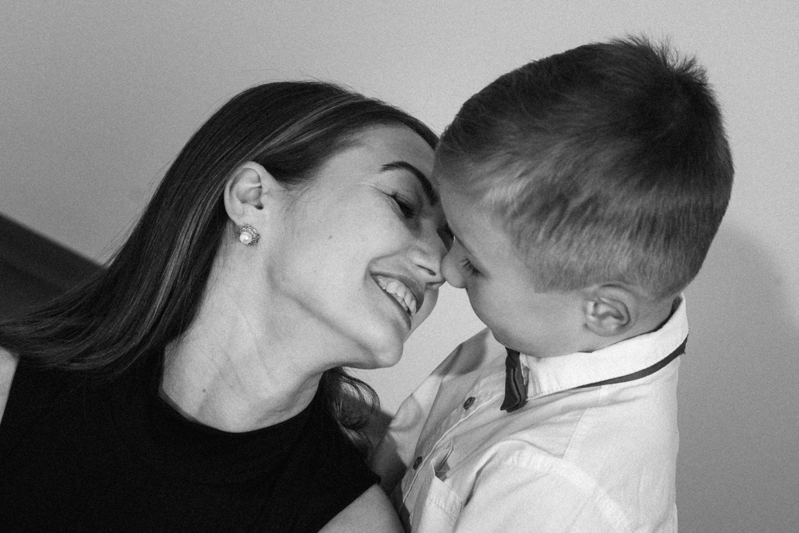 Minimalistic Family Photoshoot. Лайфстайл и семейный фотограф в г. Писек Чехия Оксана Телупилова