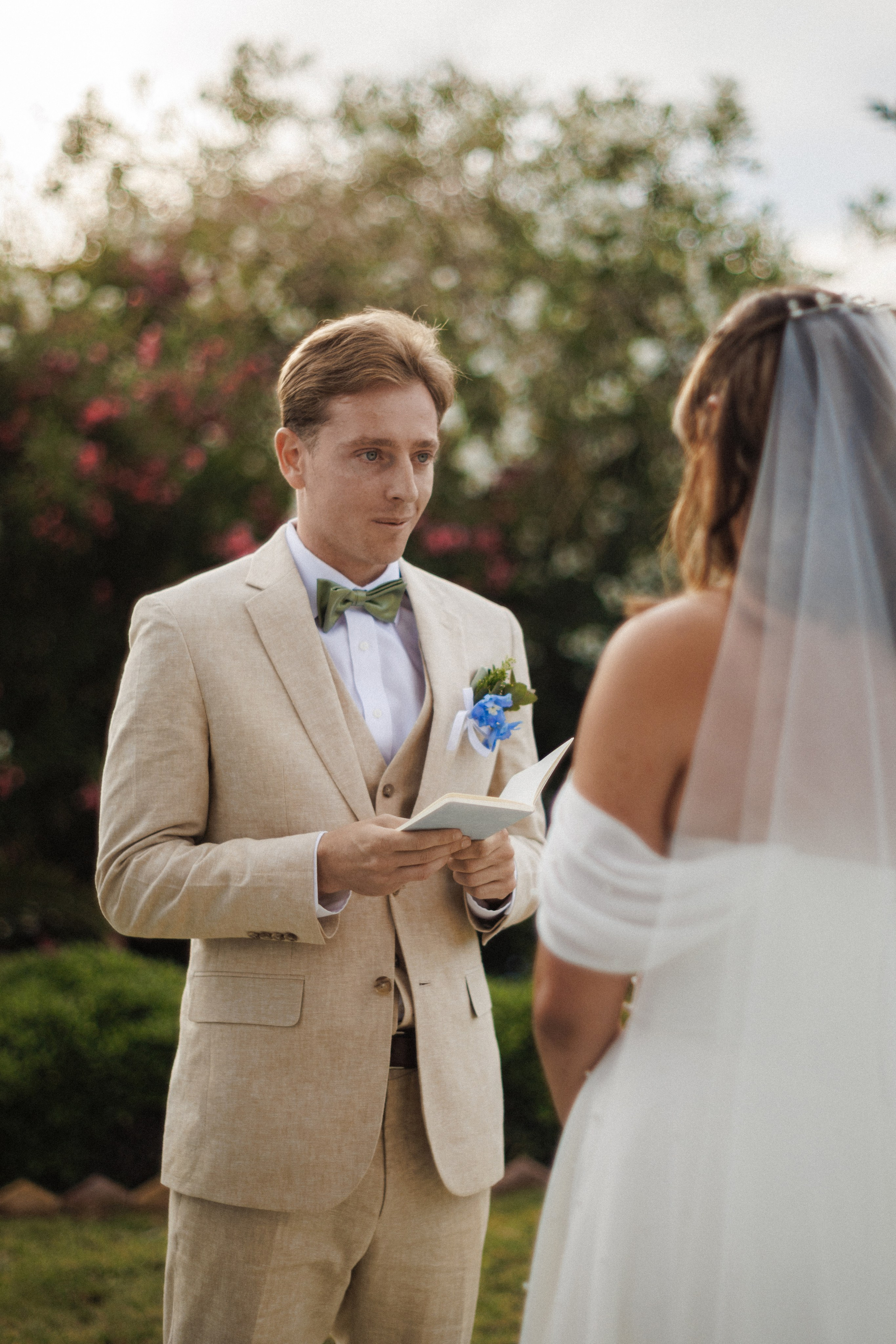 Wedding day of Maddie and Colton. Photographer in Greece Kristina