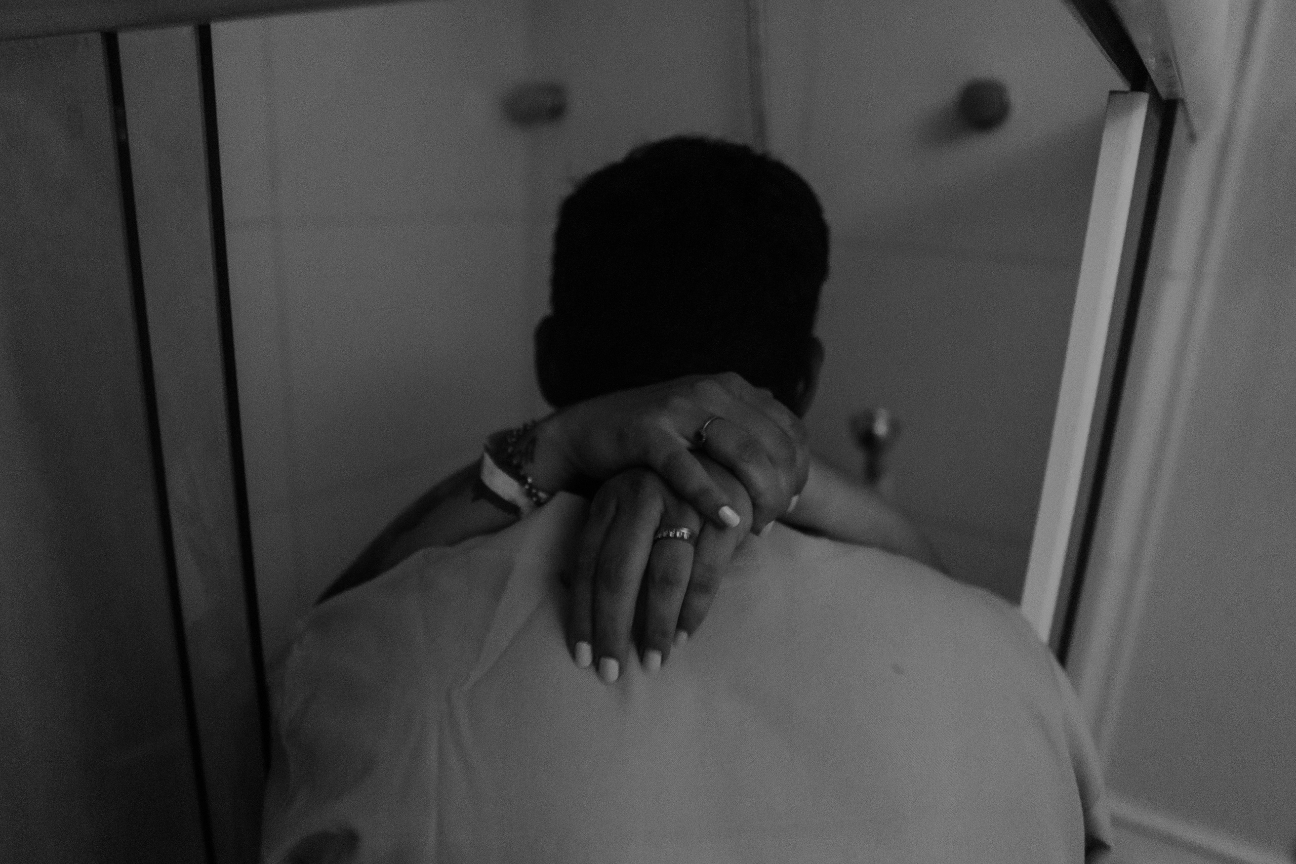 Parto. Filmes e fotos de parto e família com estética cinematográfica