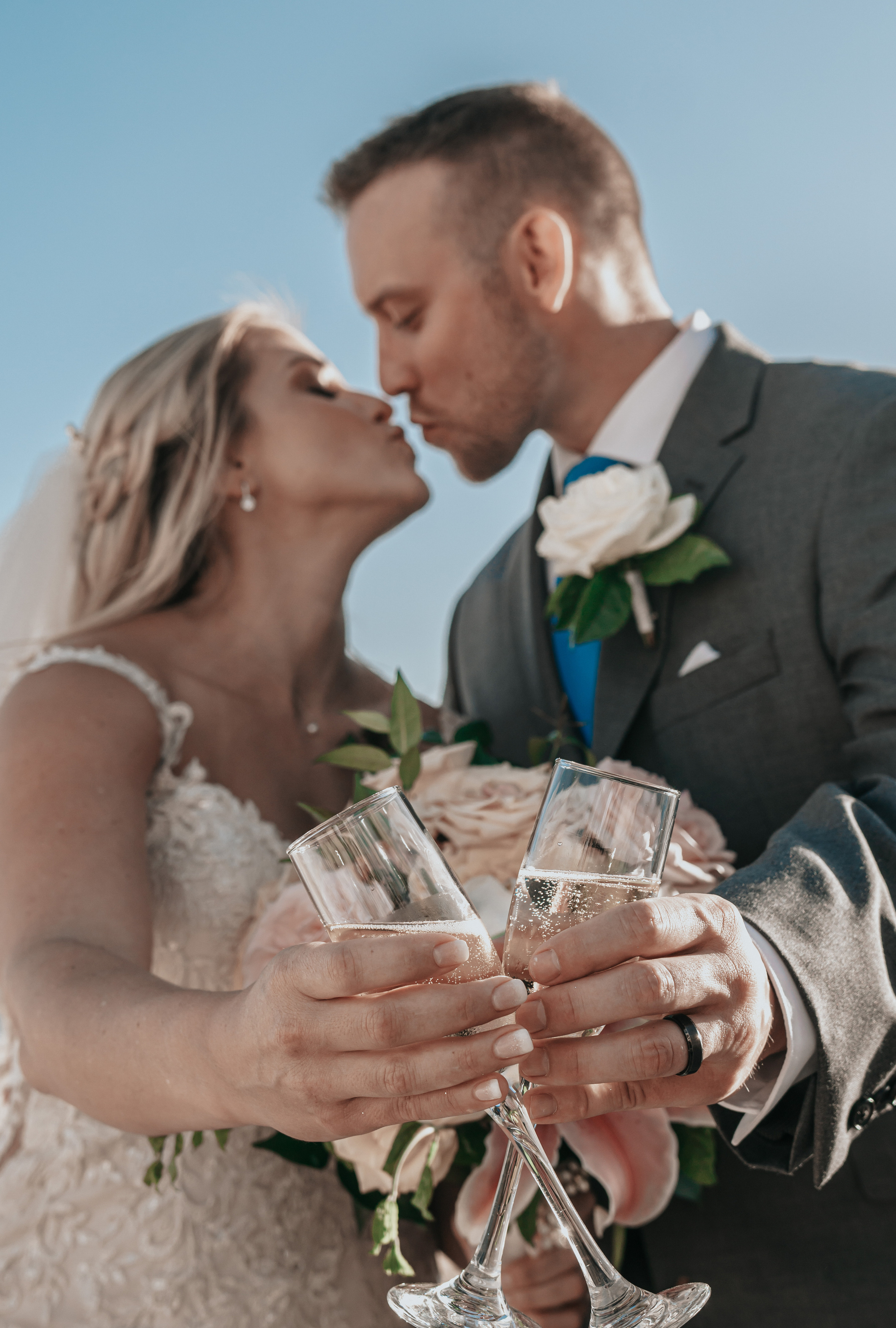 Stylish wedding ceremony with sunset backdrop in Los Cabos