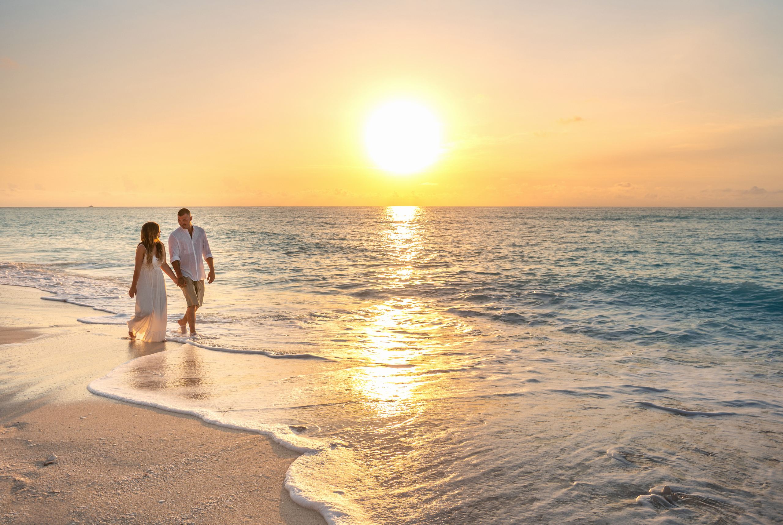 Tropical couples photography on Playa del Carmen beach