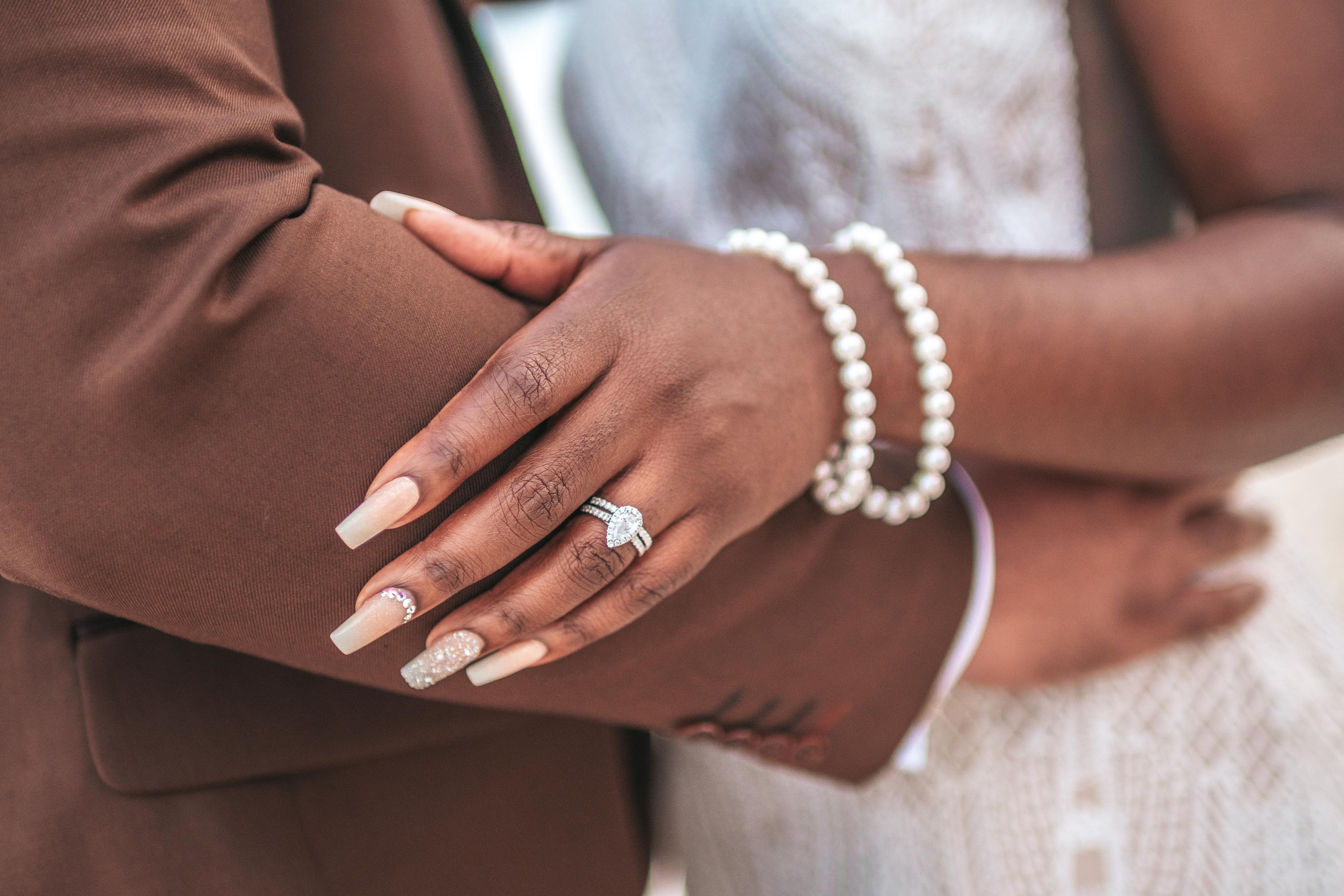 Romance in the rain – beach ceremony moments in Mexico