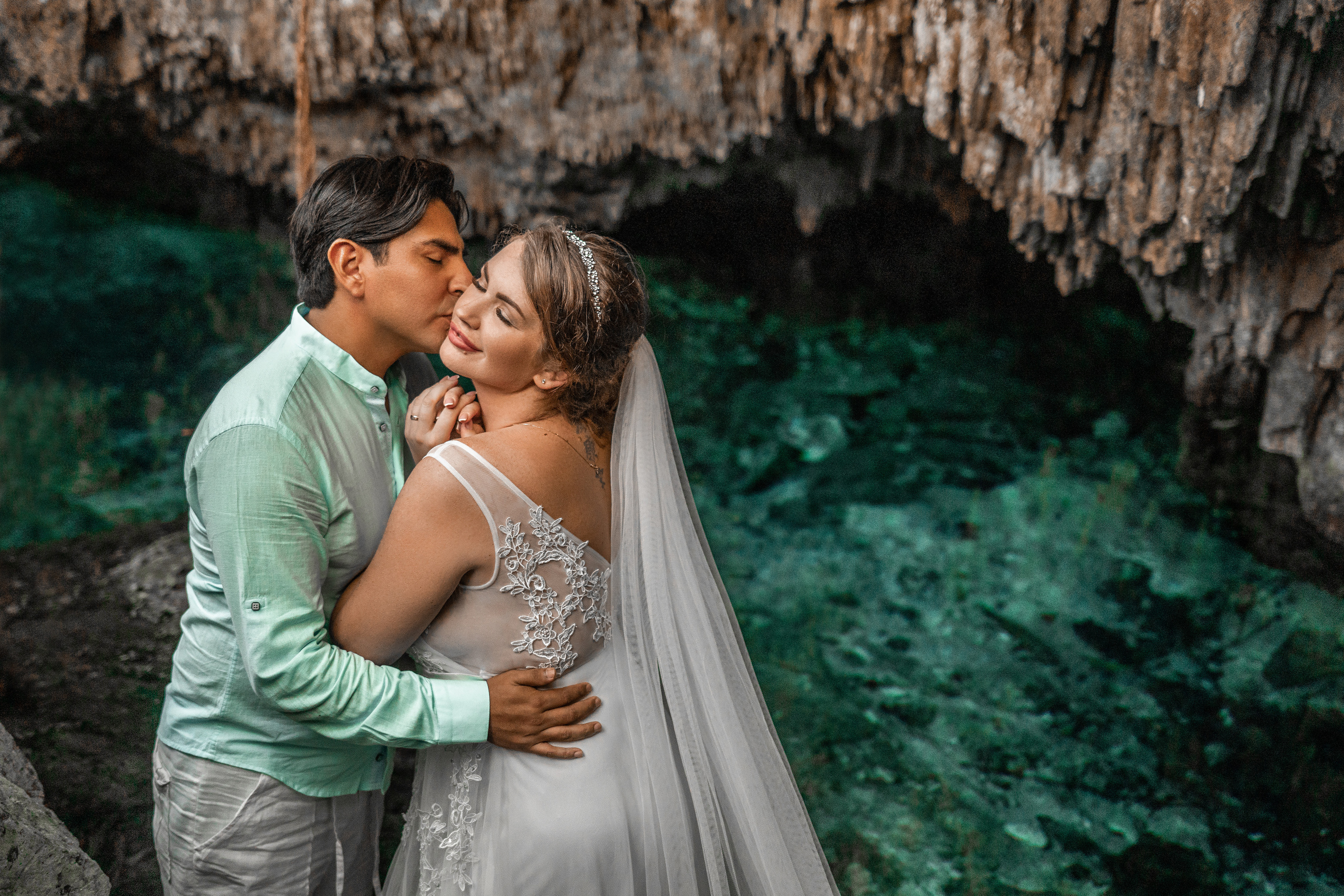 Unique wedding photoshoot in natural cenote pool