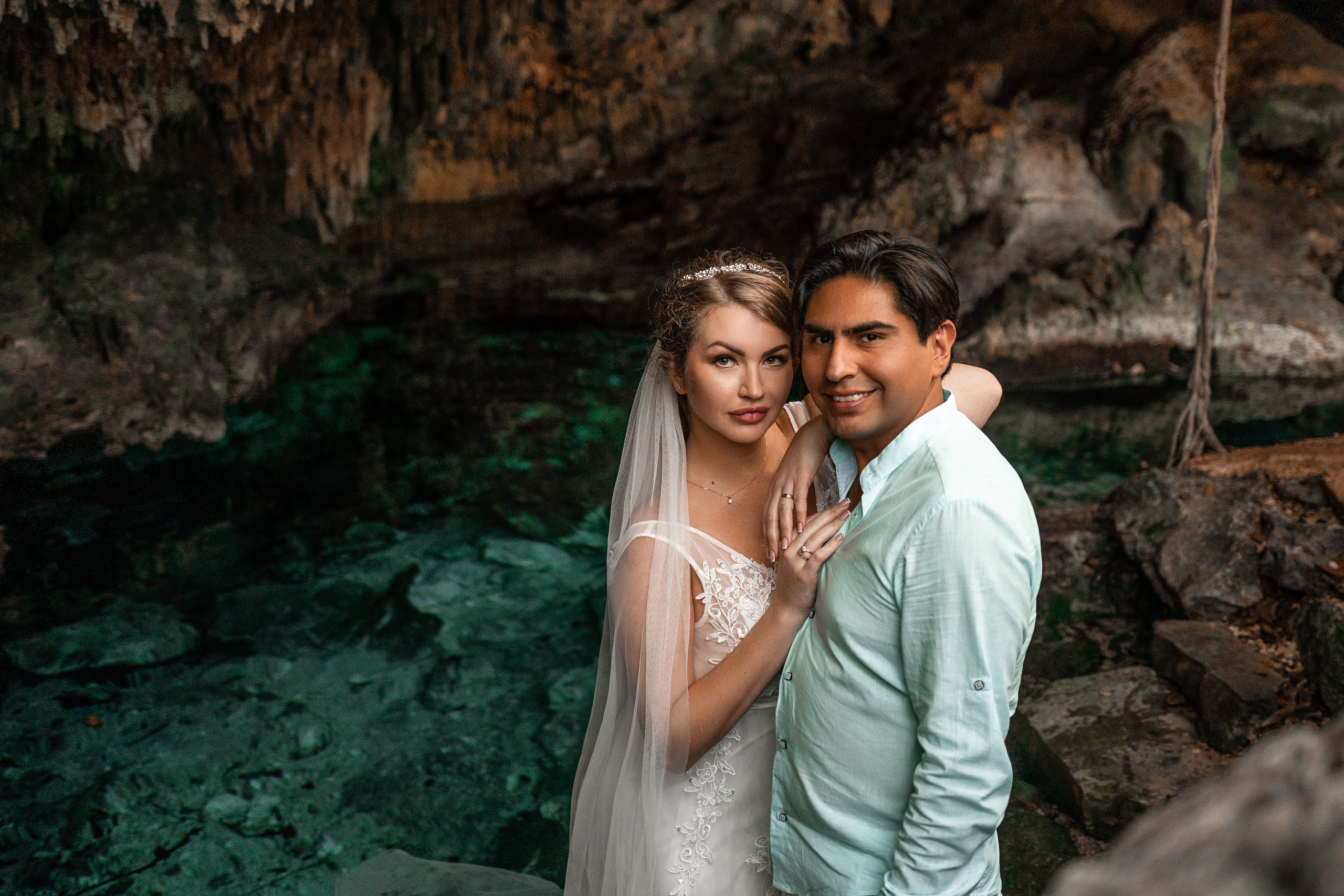 Romantic elopement in a Yucatan cenote