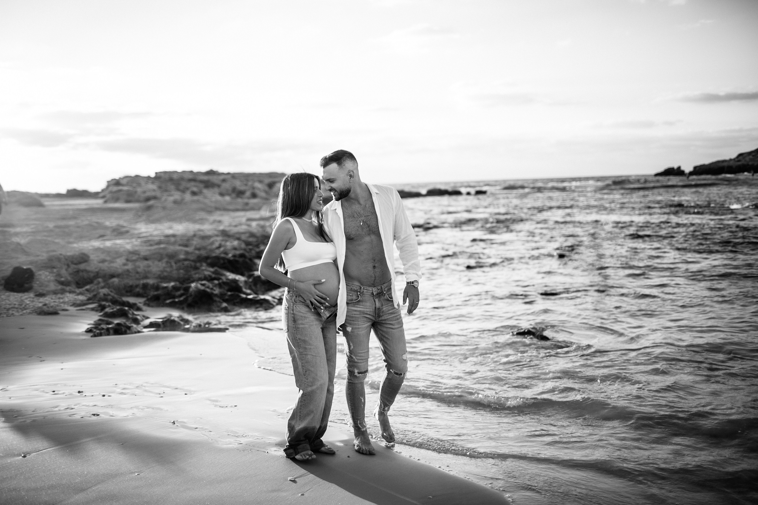 Yael & Gal Nahsholim beach. Family photographer in Israel