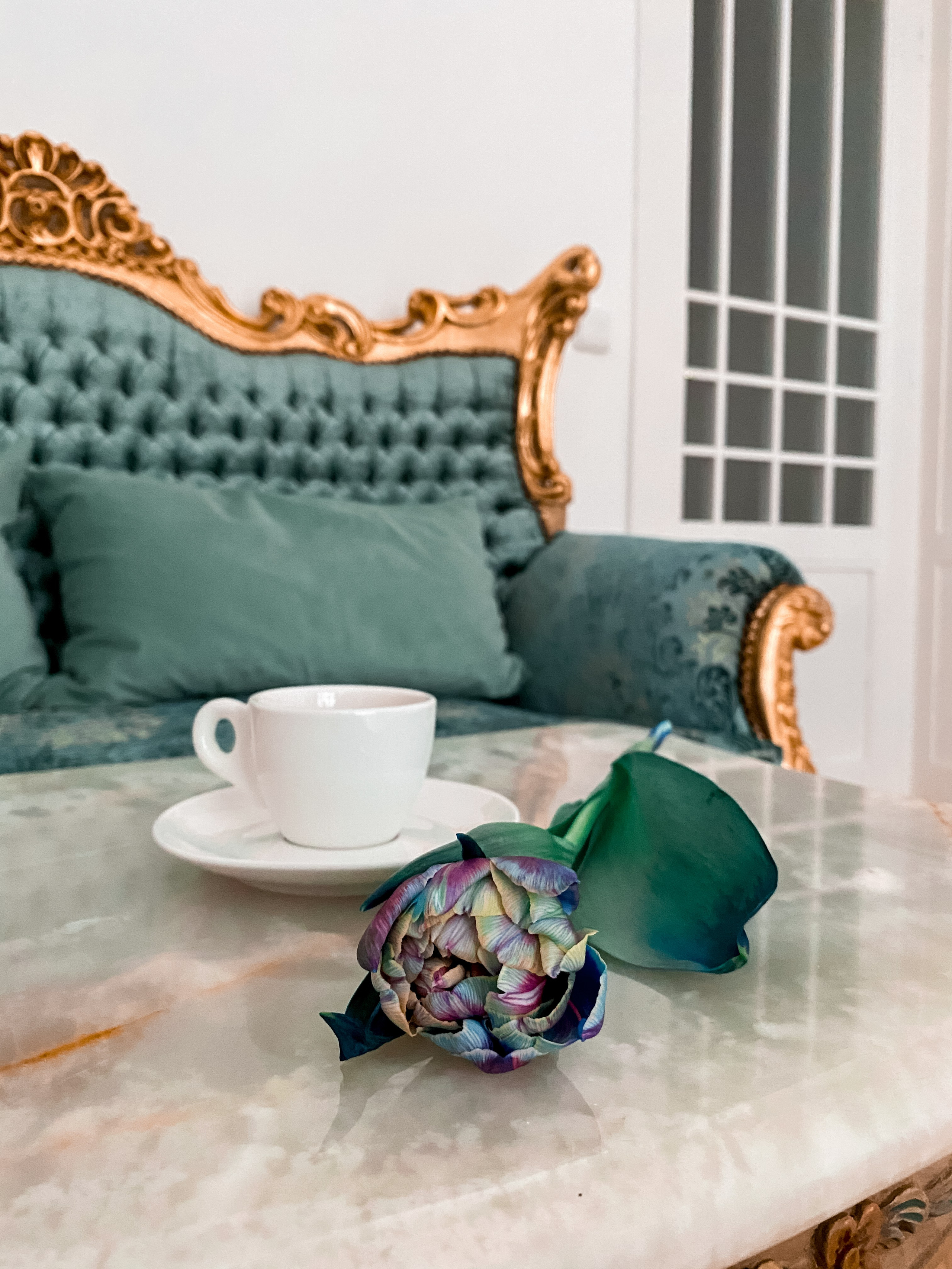 Saint Monica beauty studio in Prague. ANNA-MARIA PHOTO CONTENT CREATOR — фотограф, эстет, художник и визуальный эксперт в Instagram, работающий в Праге