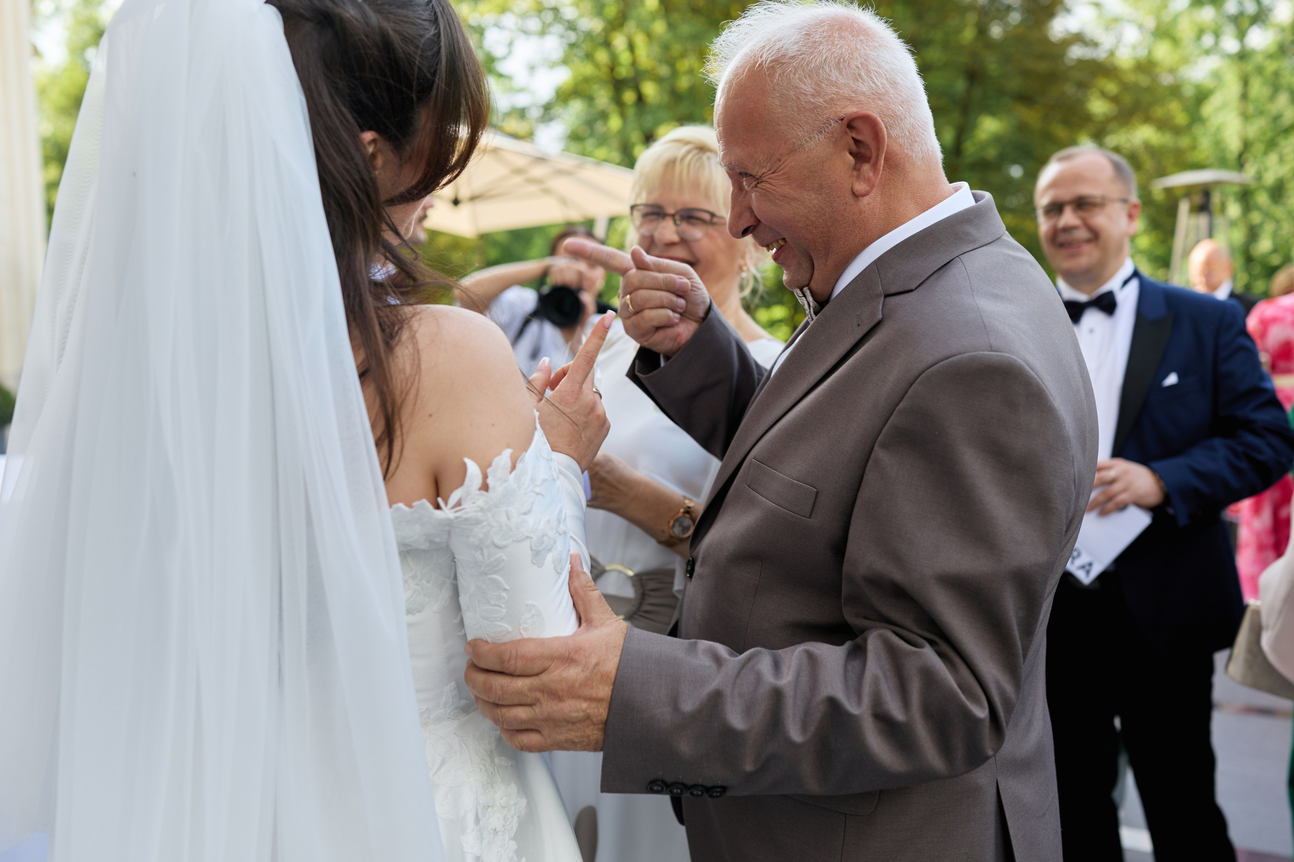 Wiktoria & Kacper. Pałac Goetz. Fotograf ślubny i rodzinny w Krakowie Yana Klymova