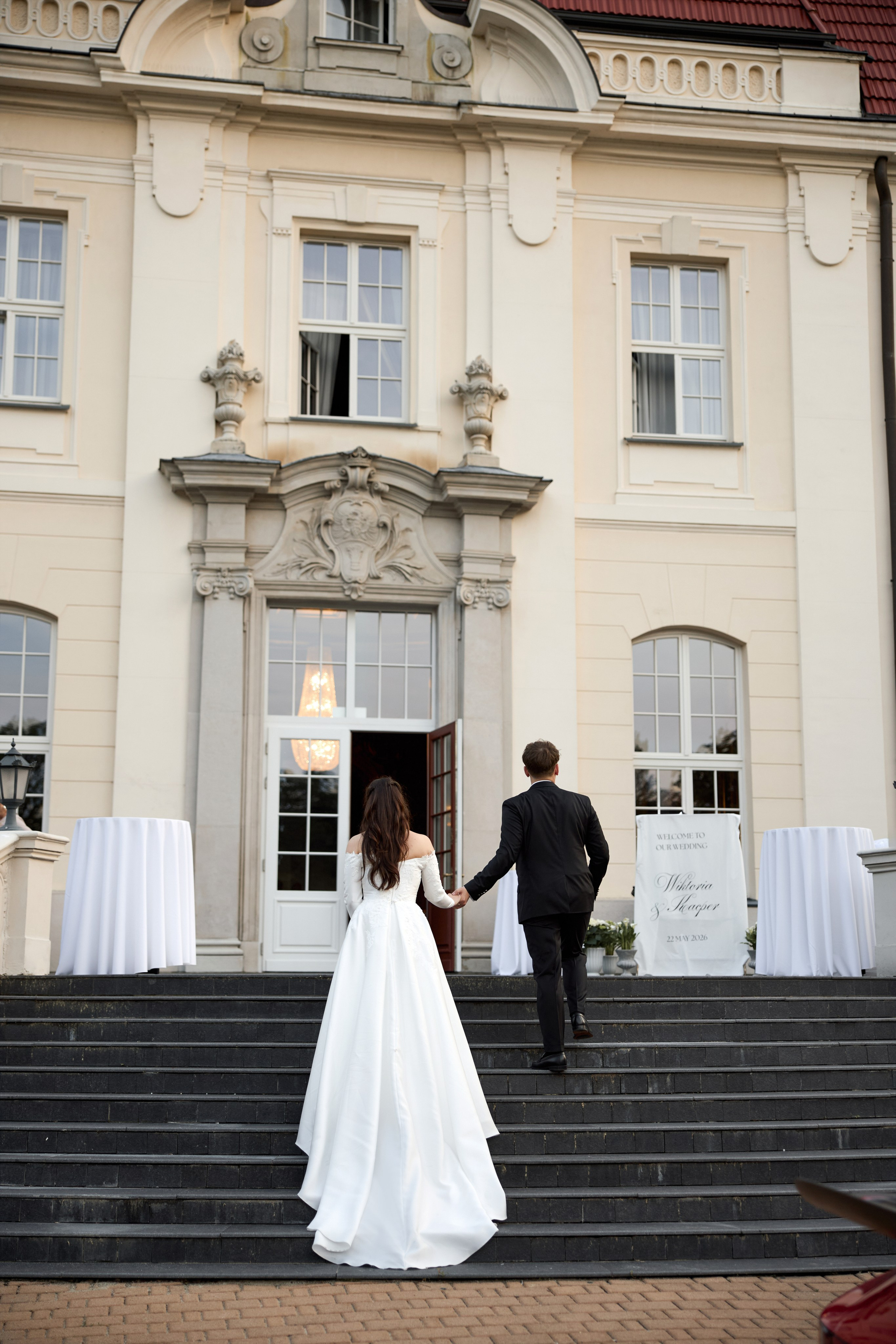 Wiktoria & Kacper. Pałac Goetz. Fotograf ślubny i rodzinny w Krakowie Yana Klymova