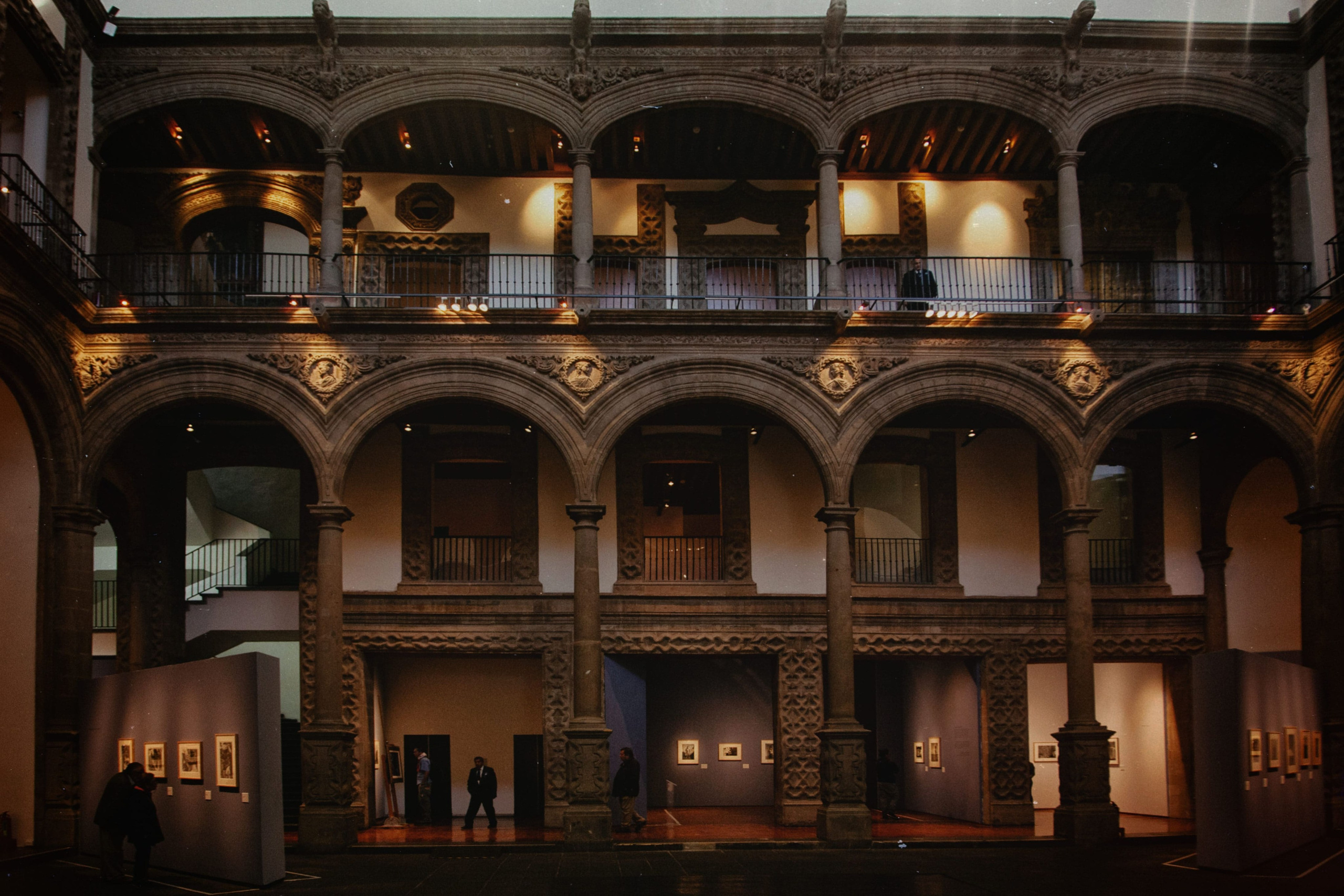 PALACIO DE ITURBIDE. Lero Photographer and a set designer|individual custom portrait and advertising photography in Zutphen