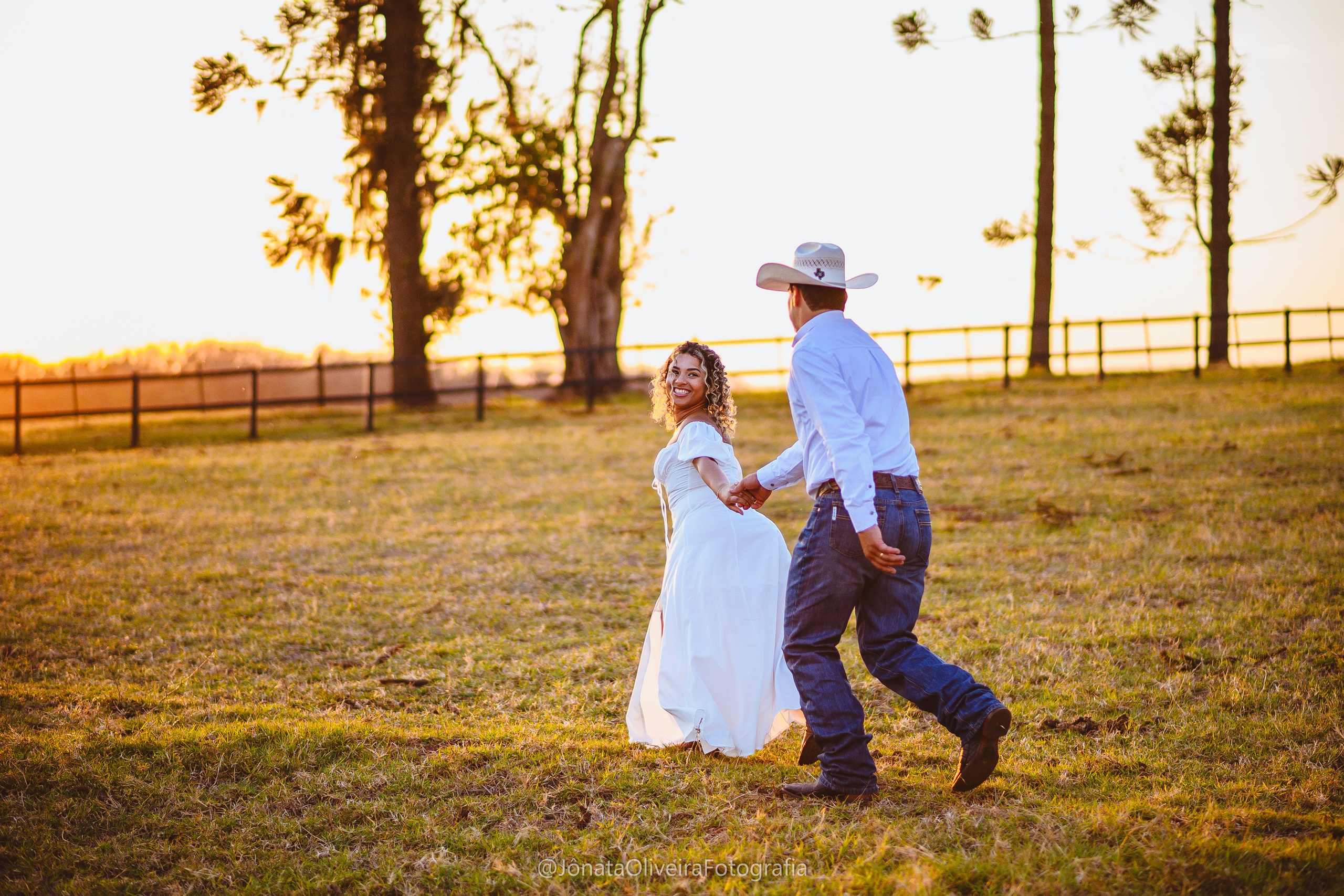 Pre Wedding Luérica e Vinicius. Fotografia de casamentos e ensaios em avaré Jônata Oliveira