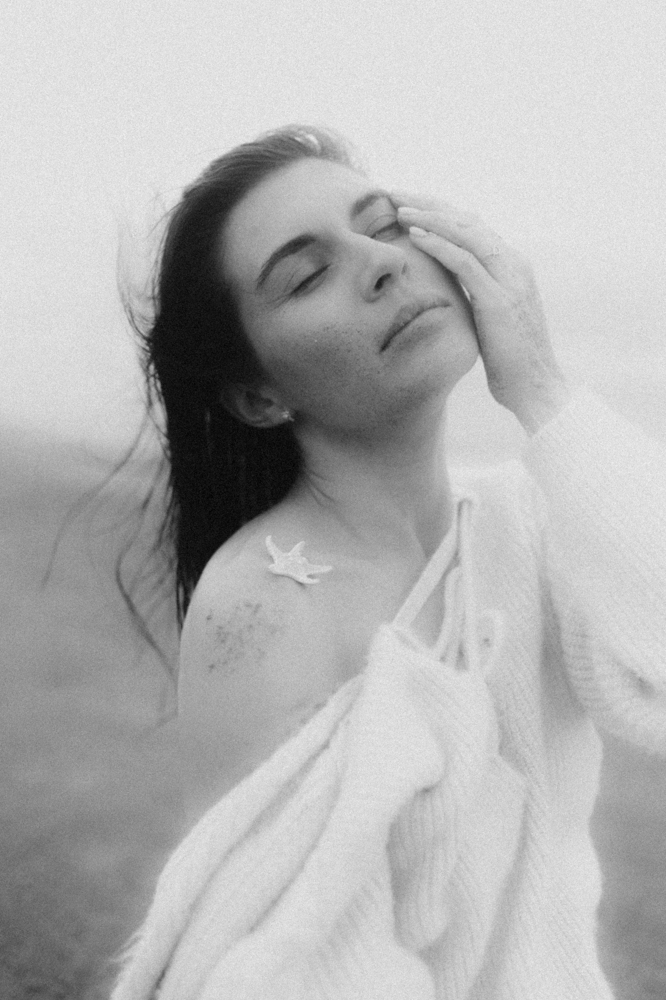Seaside Session. Wedding and Portrait Photographer Evie Moon